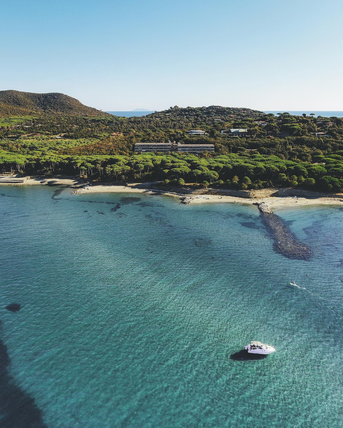 🇮🇹 Italy photo dump 
Die letzten Sonnenstunden catchen und paar EstaThe 🥤 

#italien #italienurlaub #urlaubinitalien #dronelove #fromwhereidrone #puntaala #meerblick #djimavicpro2 #reisefoto #reisenistsch&ouml;n #drohnenaufnahme #photodump #igersi