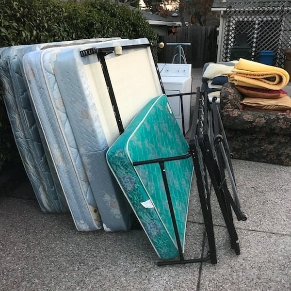Getting rid of your old mattresses $99 dollars mattress removal service Antioch.