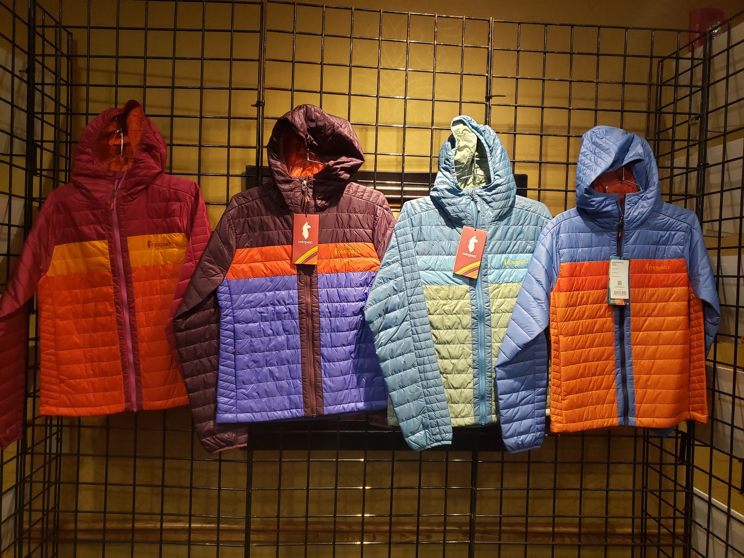 W's Cap insulated hooded jacket