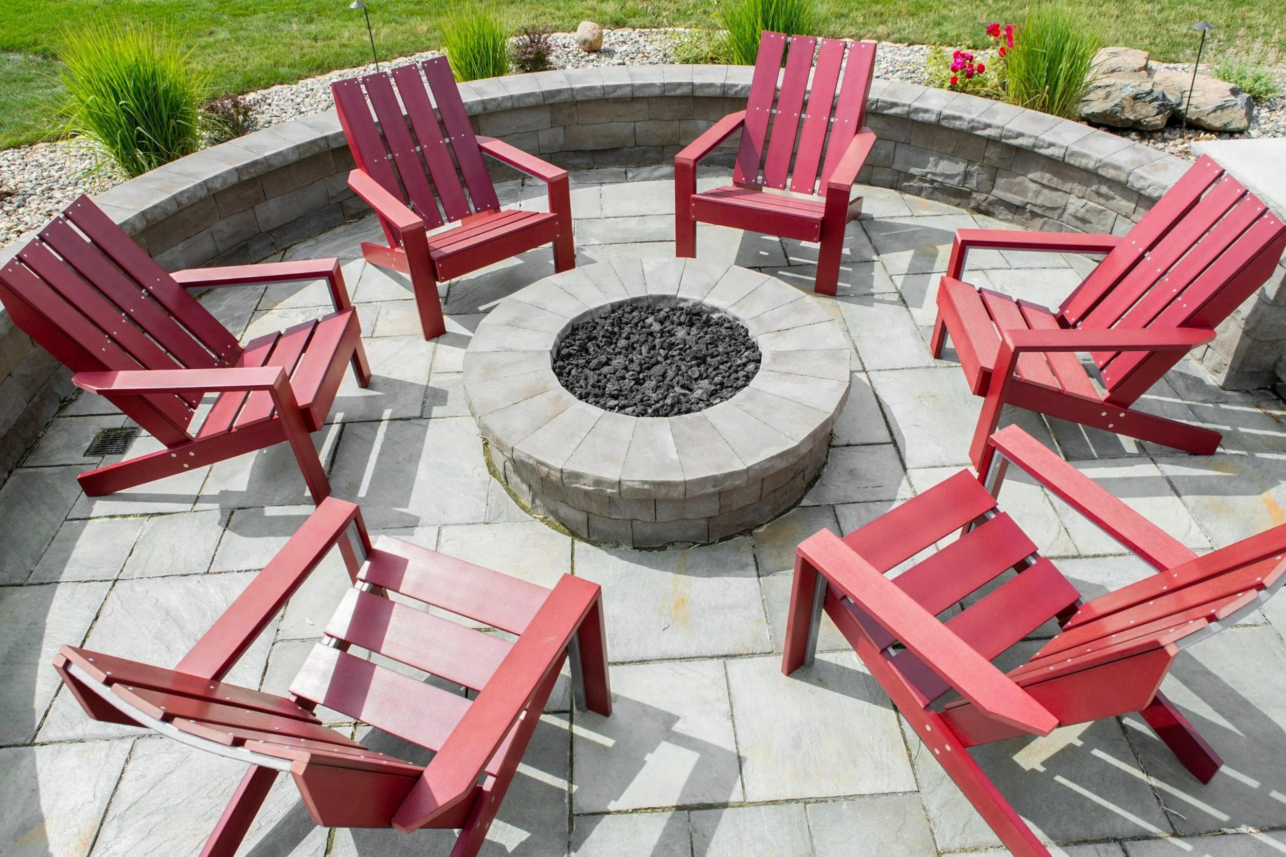 FIRE PITS & FIREPLACES