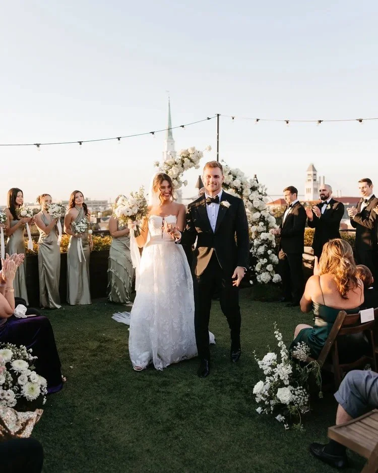 Gabi &amp; Nick&rsquo;s sneak peek photos are straight out of a romcom! 📸 

@ashlyncathey.photo 
@melaniepaigeevents