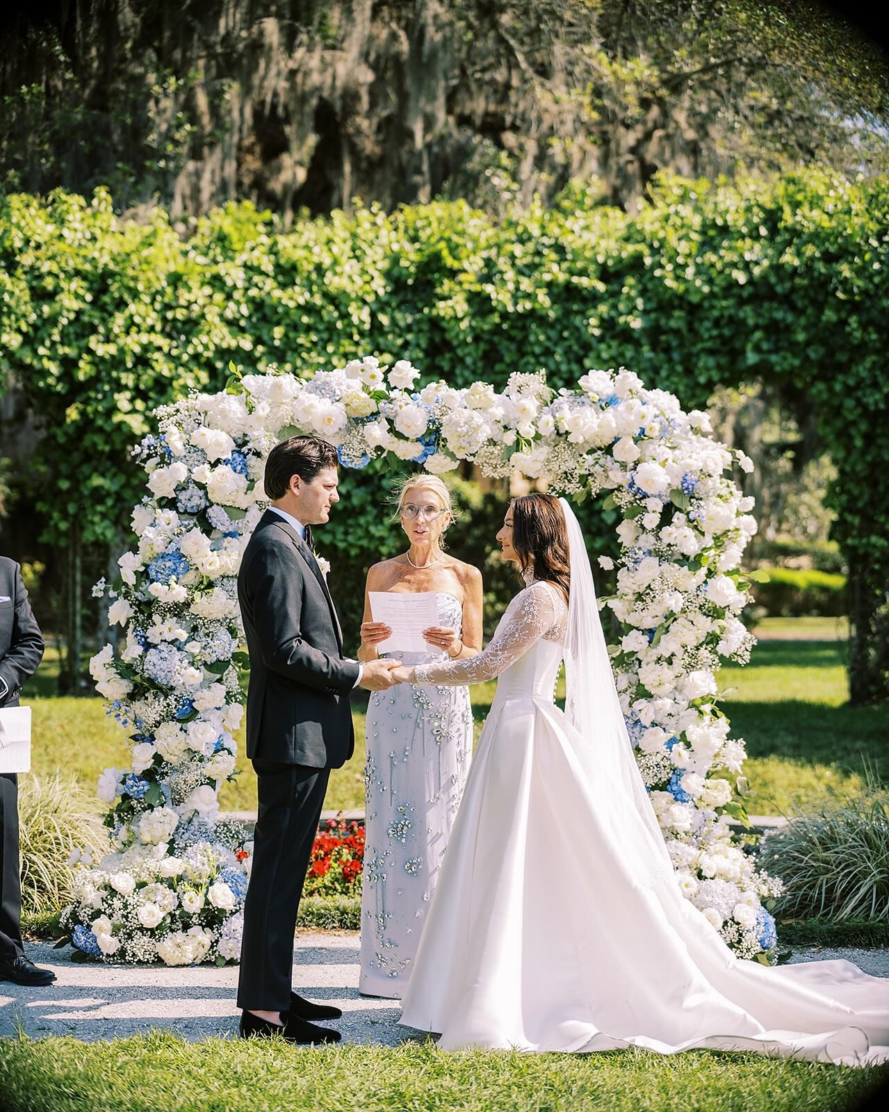 Love us a @jekyllclub wedding with @melaniepaigeevents and her team! 🩵🤍 

📸: @vitorlindophotovideo