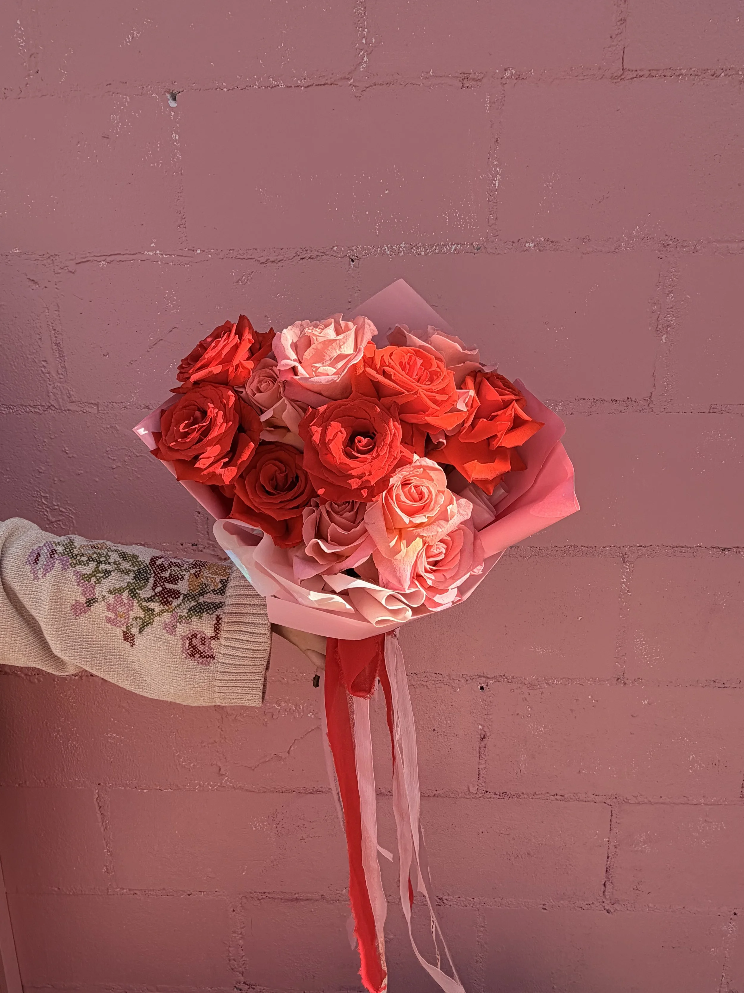 Wrapped Dozen Roses Bouquet  (No Vase)