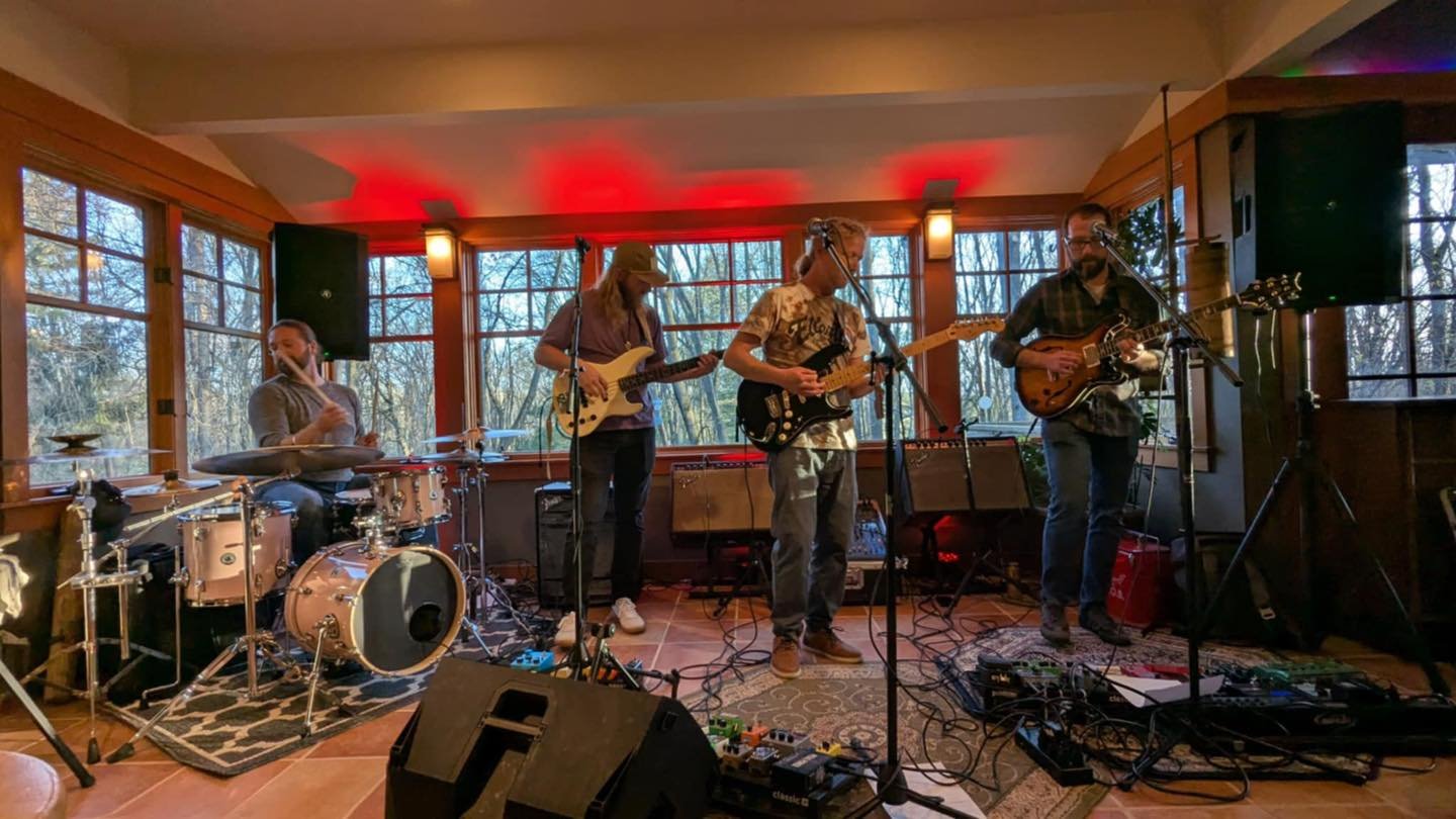 Leroy Live at Don & Carrin's House Concerts