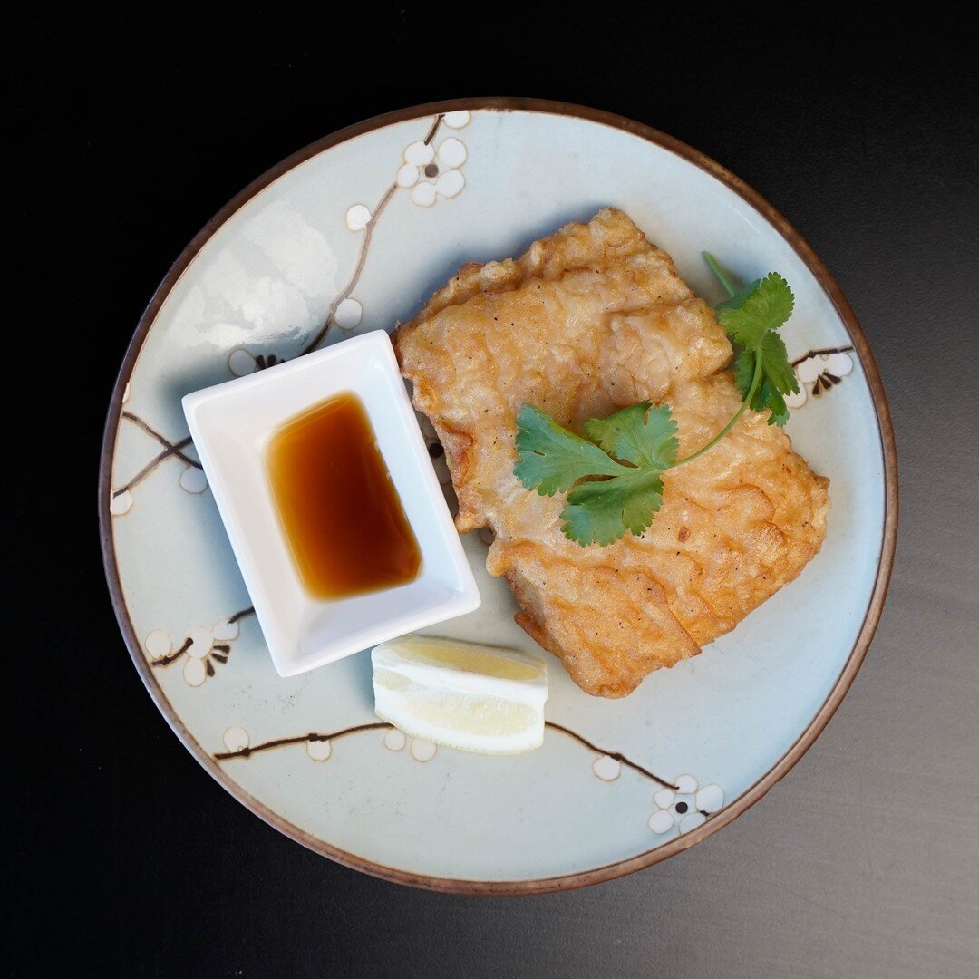 Featured is a B76 Crispy Sole Fish Fillet with a side of house soy sauce and fresh slice of lemon. 
Order Now!
SpecialNoodleSoup.com
@specialnoodlesoup
-
#noodles #noodle #noodleworship #chiuchow #beefnoodles #beef #noodlesofinstagram
#foodie #homema