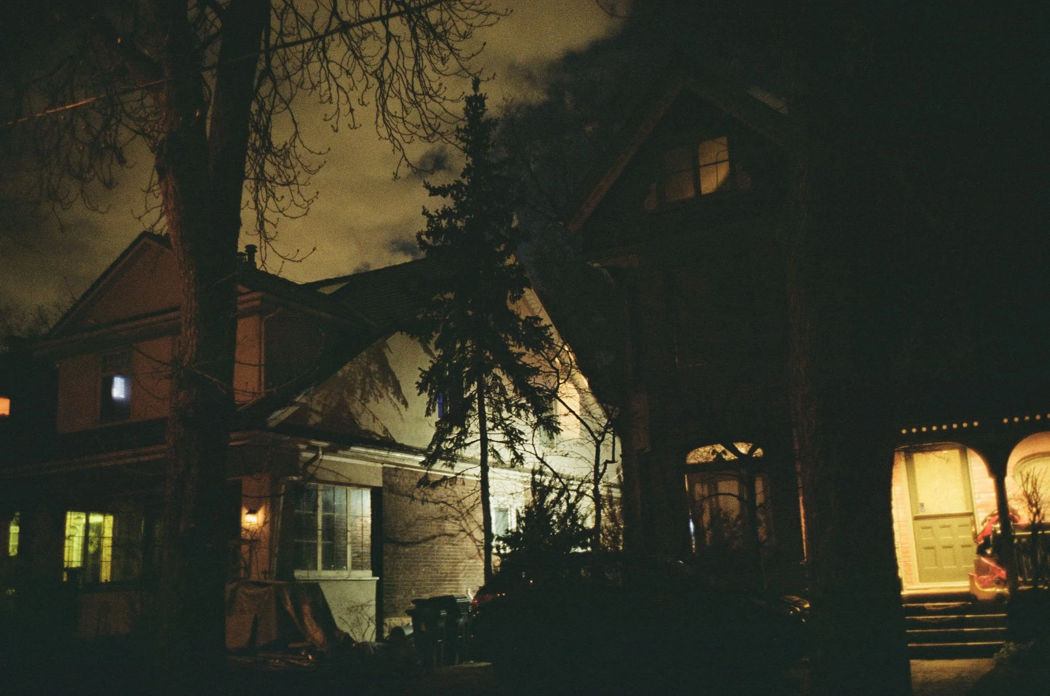 Devic Fotos | Toronto Film Photographer-4.JPG
