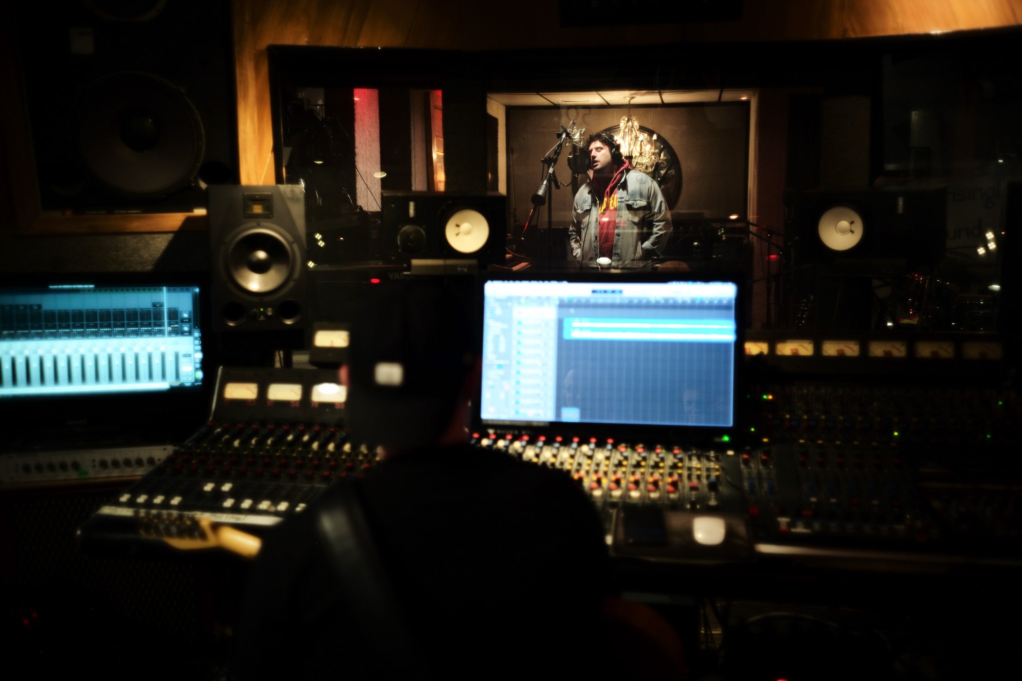 Devic Fotos - Toronto Music Photographer