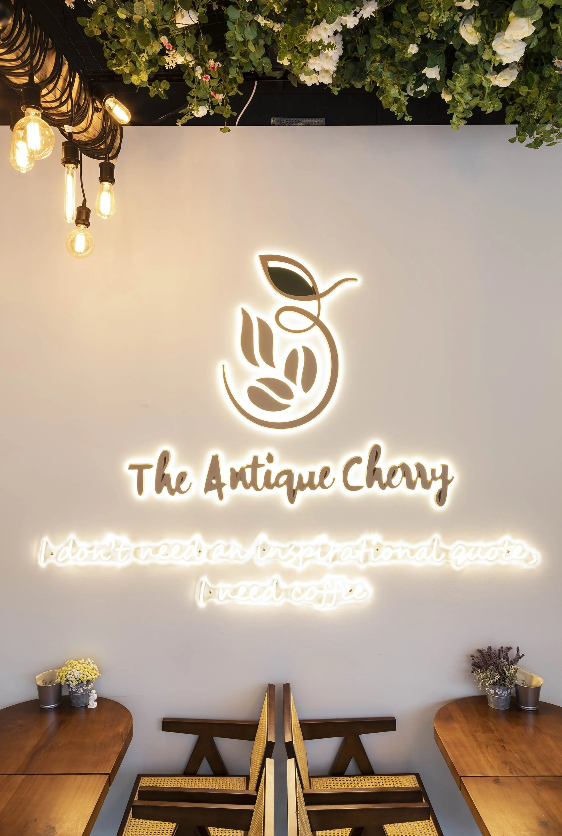 6AntiqueCC_110822.jpg
