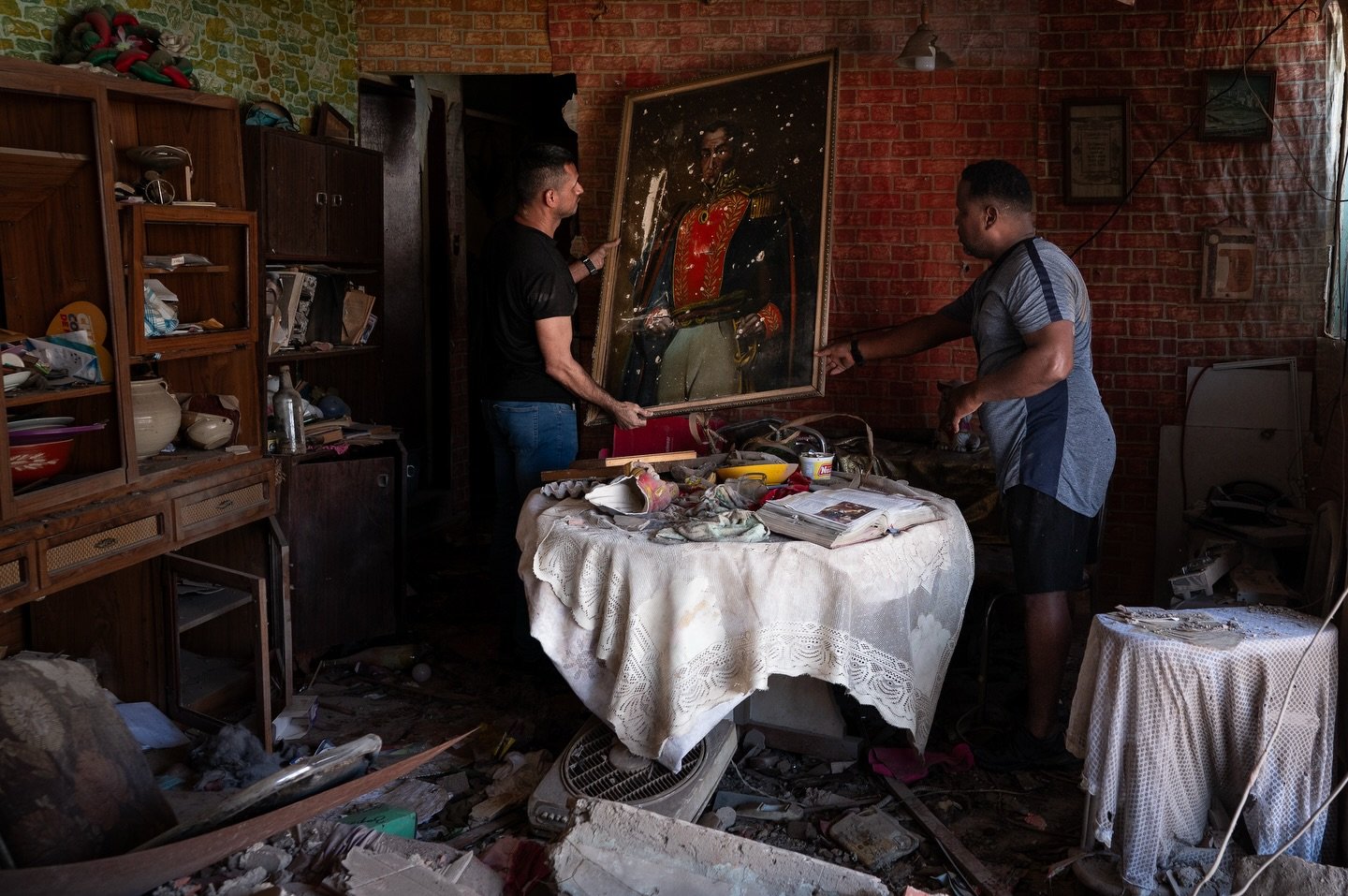 Some homes in the town of Catia La Mar near Venezuela&rsquo;s capital Caracas were damaged or destroyed in the U.S. military operation that captured President Nicolas Maduro, residents told Reuters on Sunday, while officials reported an unspecified n