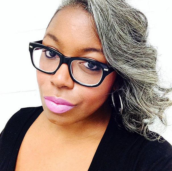 Why Does Grey Hair Turn Yellow + 4 Home Remedies To Remove That Yellow