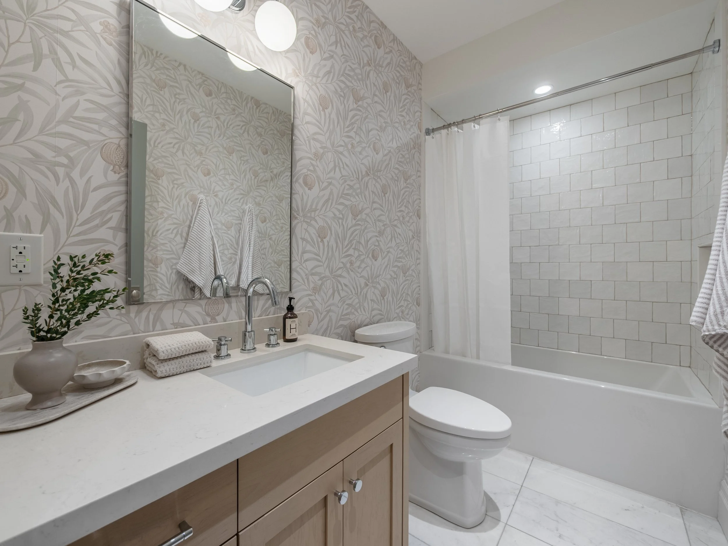47 Langley Ave-53.jpg