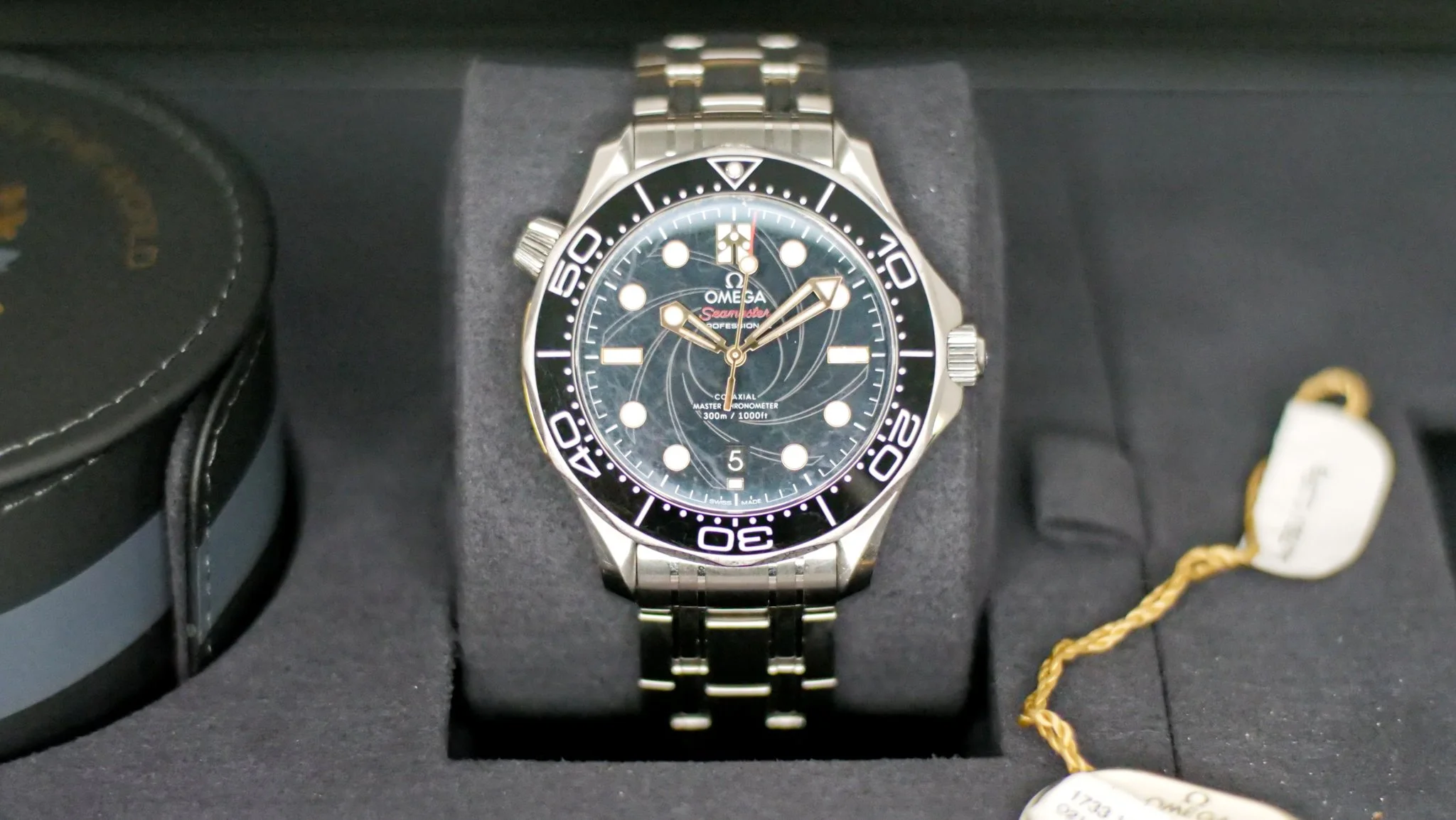 Omega Seamaster James Bond 21022422001004