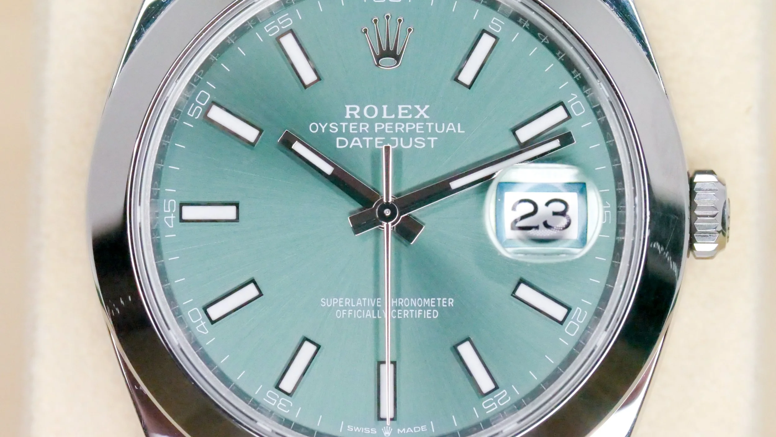 Rolex 126300 mint dial