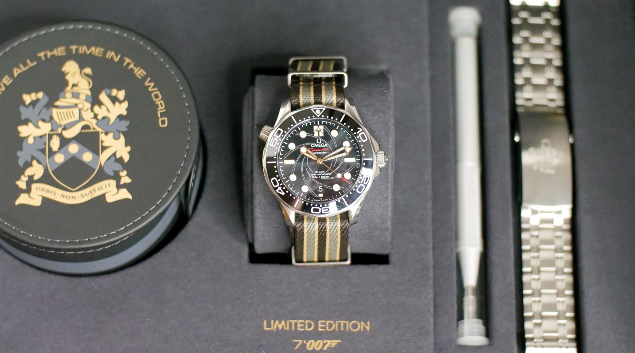 Omega Seamaster James Bond 21022422001004