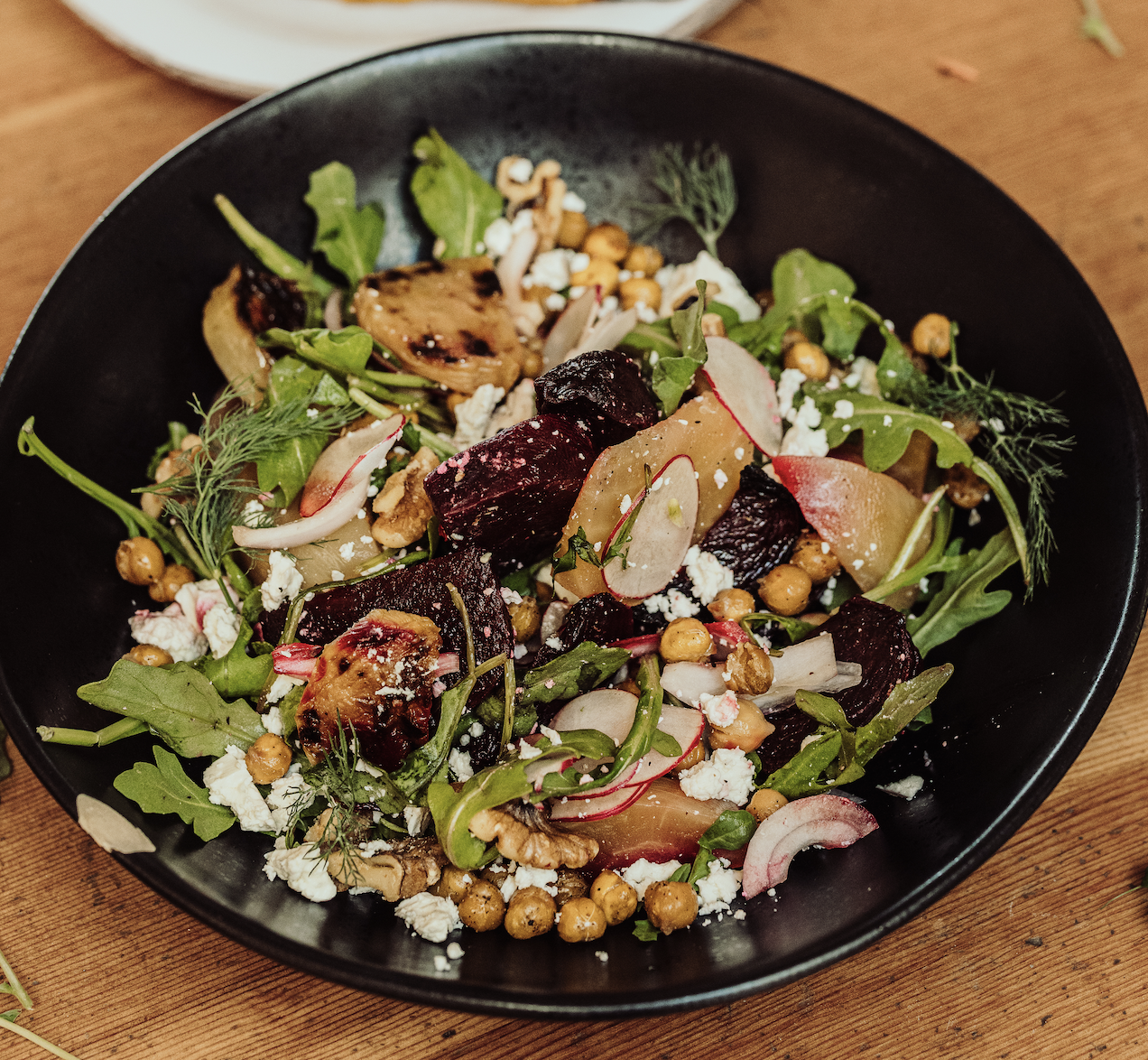 Beet and Roasted Chickpea Salad 