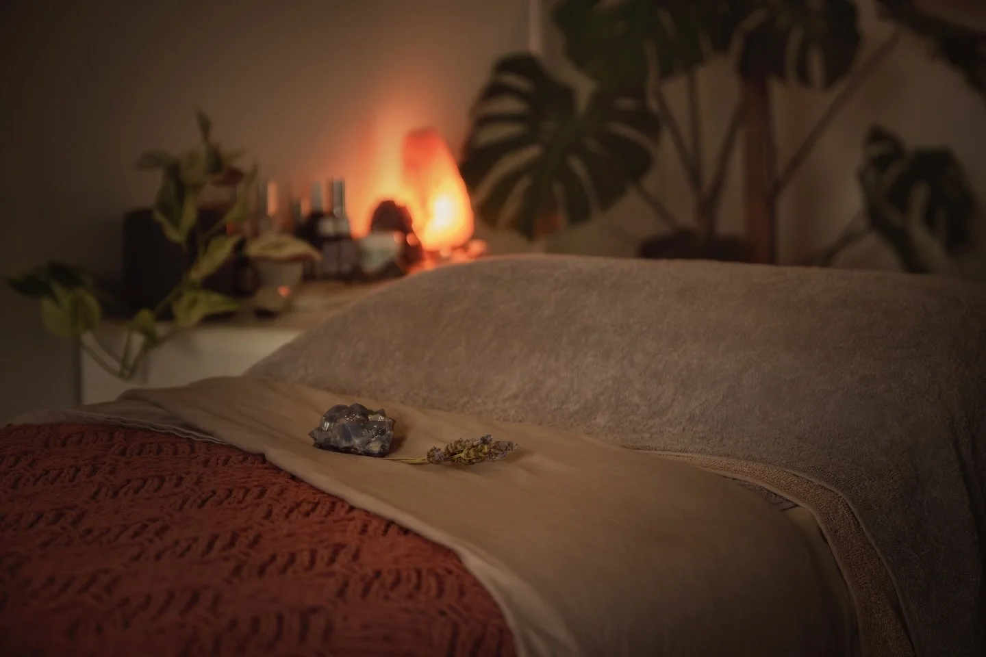 🍂The Autumn Equinox is the moment when day and night are in perfect balance.
🍂It marks a gentle turning point in nature, as the energy of the year begins to slow and move inward.
🍂It&rsquo;s an invitation to pause, ground your energy and restore b