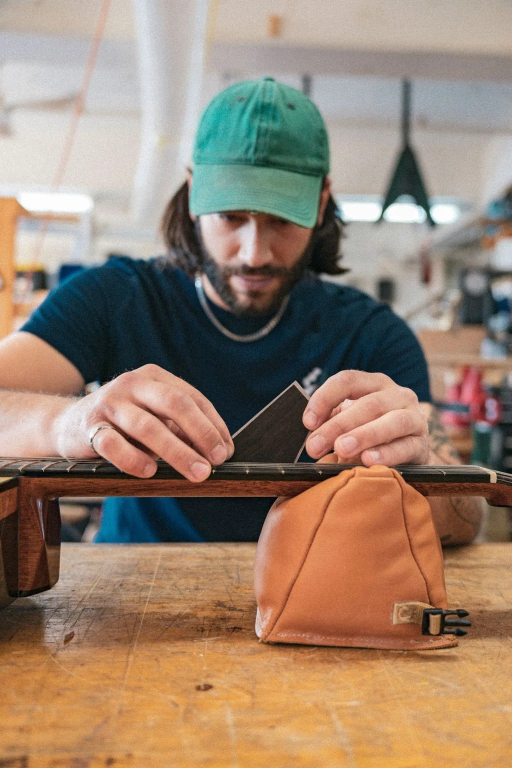 ©2025NicolasBourdeau,photographe.Tousdroitsréservés_Laurent_Blais_Luthier__A9_3059.jpg