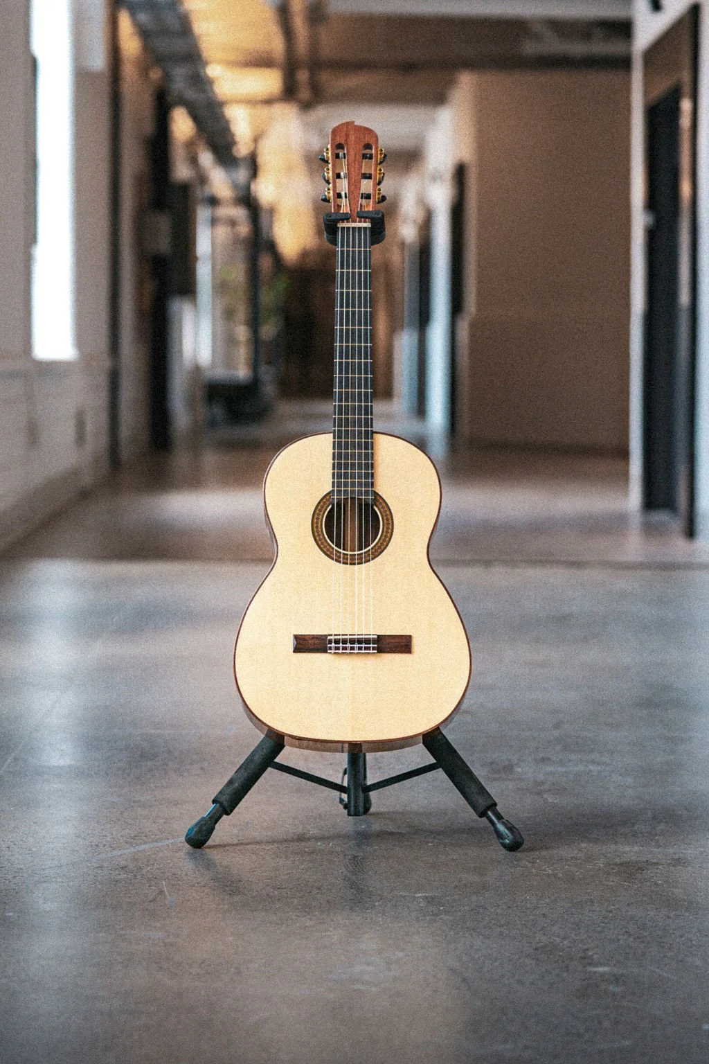 ©2025NicolasBourdeau,photographe.Tousdroitsréservés_Laurent_Blais_Luthier__A9_3864.jpg