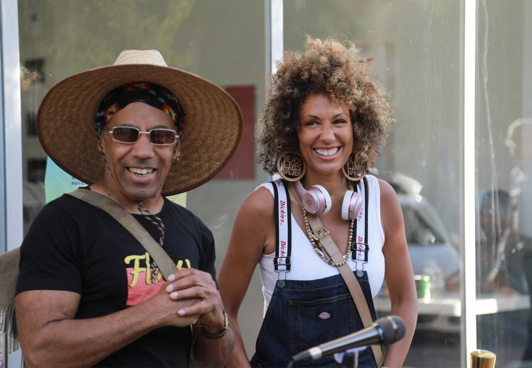 Adwin Brown and a guest artist at The Flowlicious Experience during the 2023 IOS Art Walk