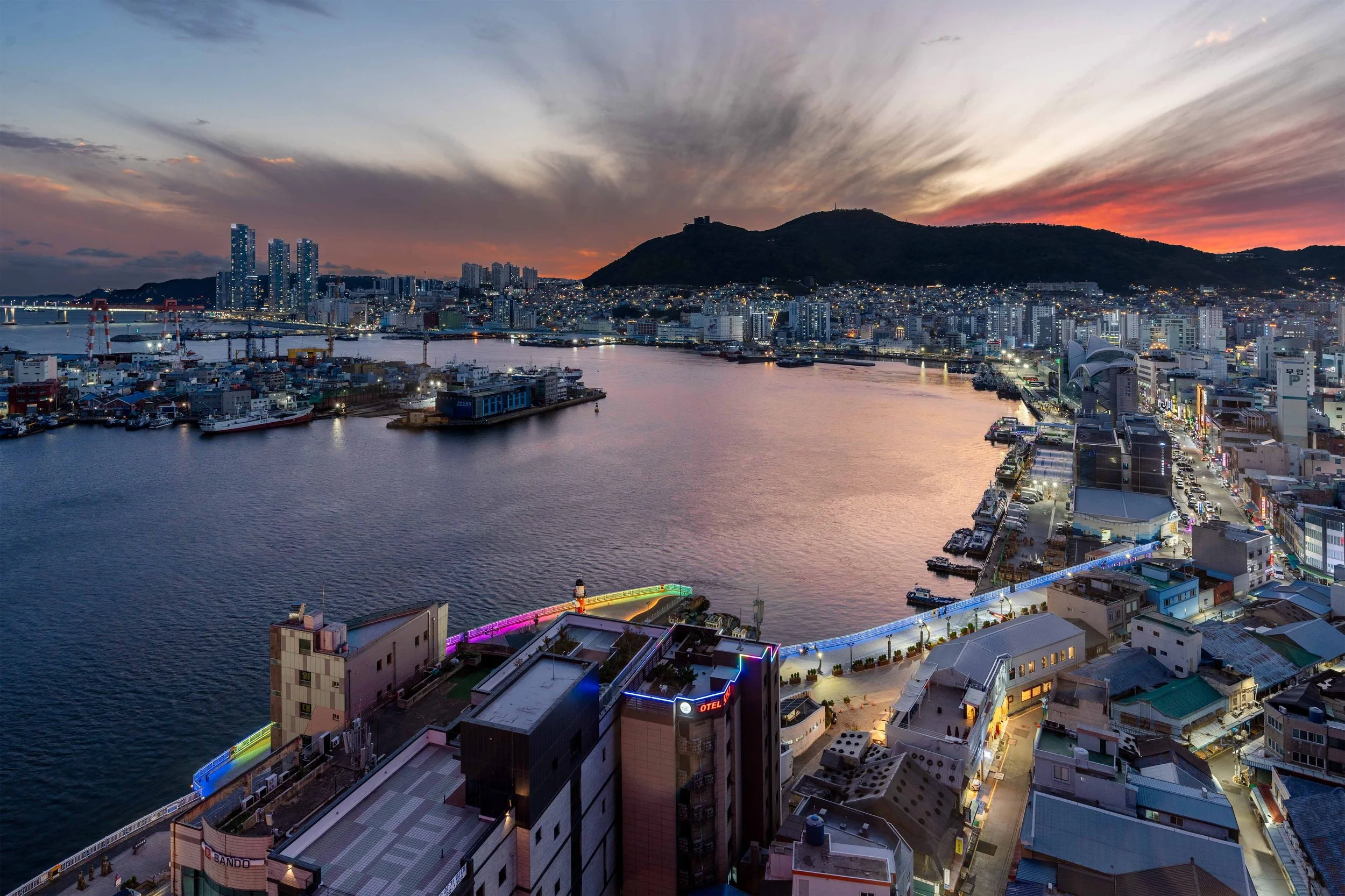 A7405926-Busan Bay Horz.jpg