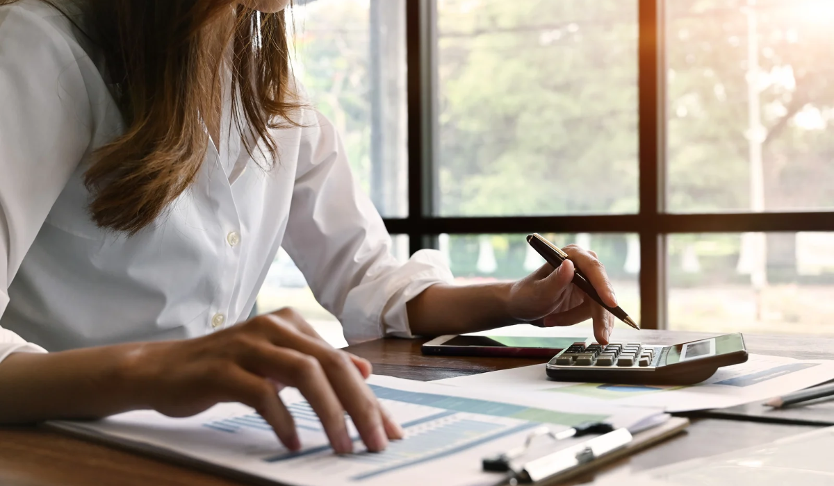 Bookkeeping vs Virtual Assistance: What Does Your Small Business Actually Need?