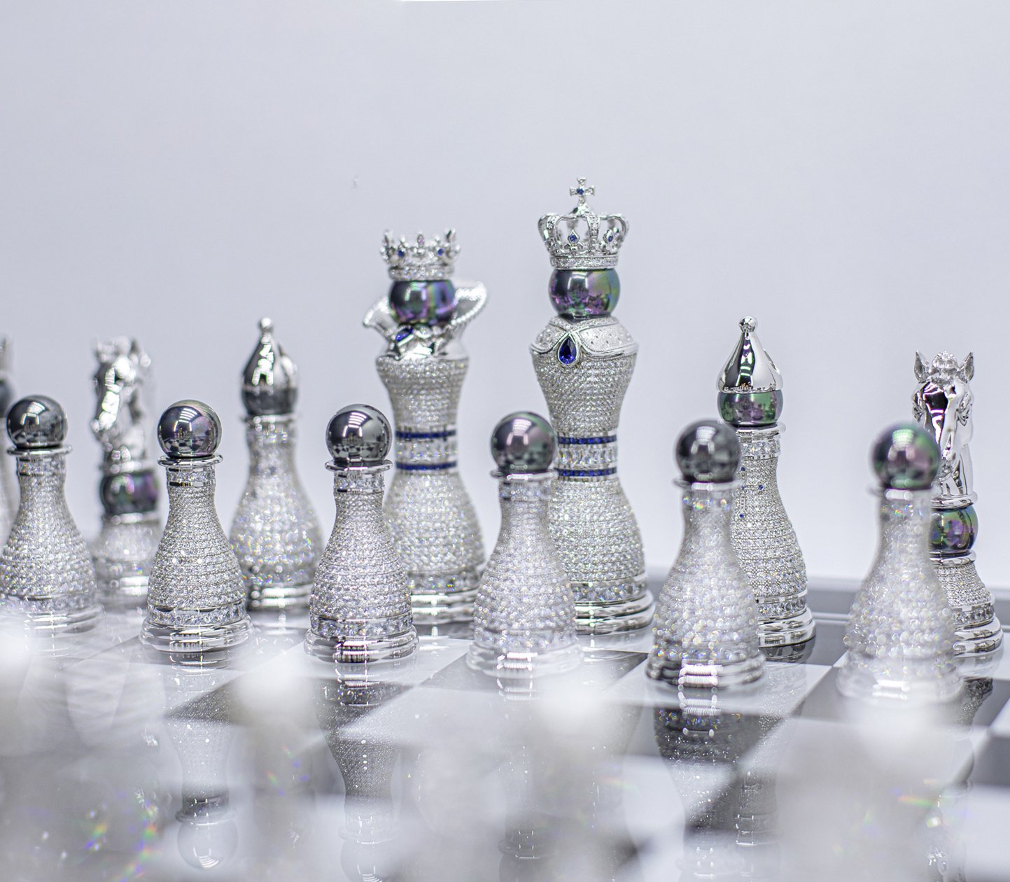 World's Most Expensive Chess Set : Pearl Royale