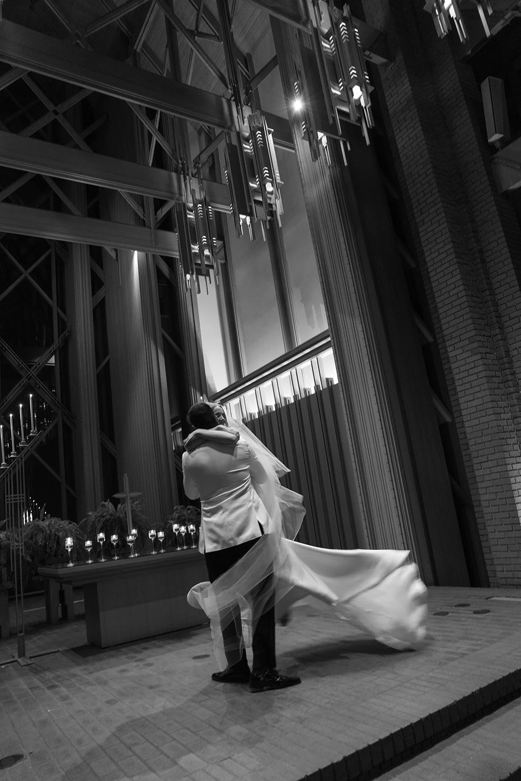 LaurenBellamyPhoto_T+C_Hance_Wedding_Sneaks_0075.jpg