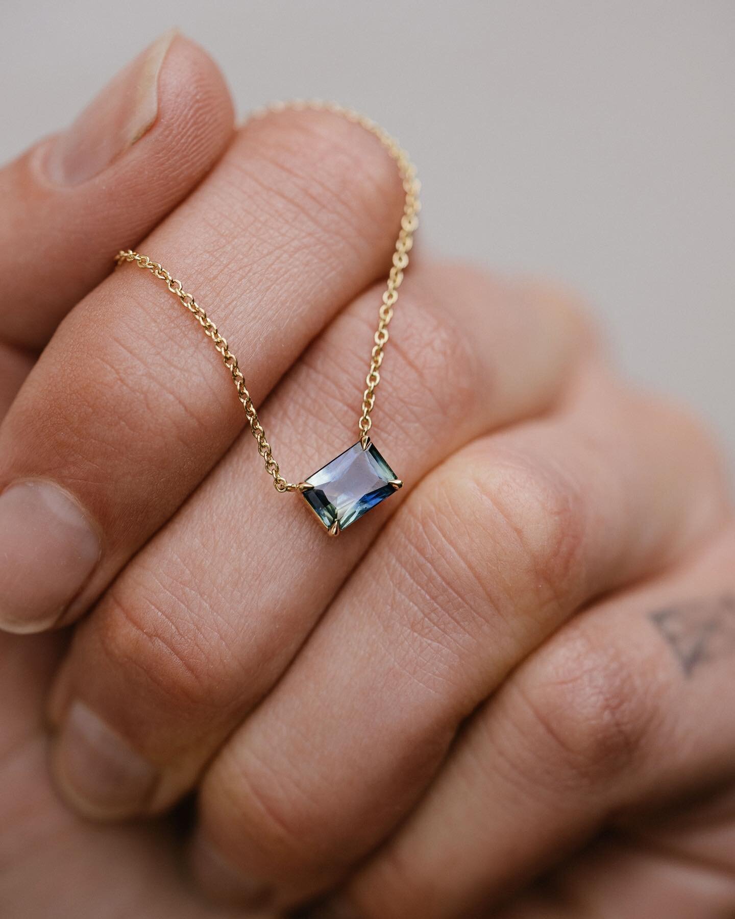 We&rsquo;re so excited to be able to bring you some extra special treasures just in time for Christmas. This radiant cut, parti sapphire is a current favourite of ours, and will be available today from 3pm (AEDT).
⠀⠀⠀⠀⠀⠀⠀⠀⠀
As part of our ready to sh