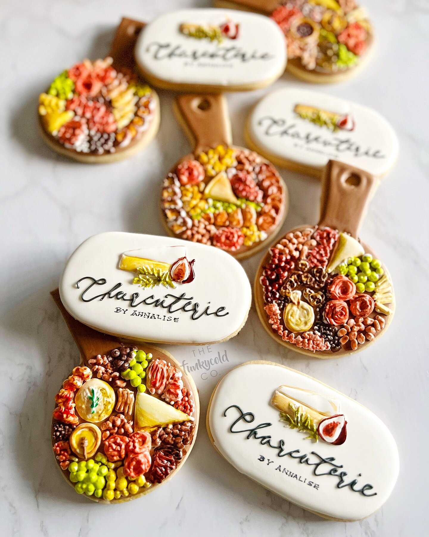 Because we can never have enough charcuteries 🫶🏽

#funkycoldco #funkycoldconfections #funkycoldcookies #seattle #seattlecookies #seattlefoodie #cookiesofinstagram #cookiesofig #christmascookies #charcookierie #charcookie #charcuterie #charcuteriebo