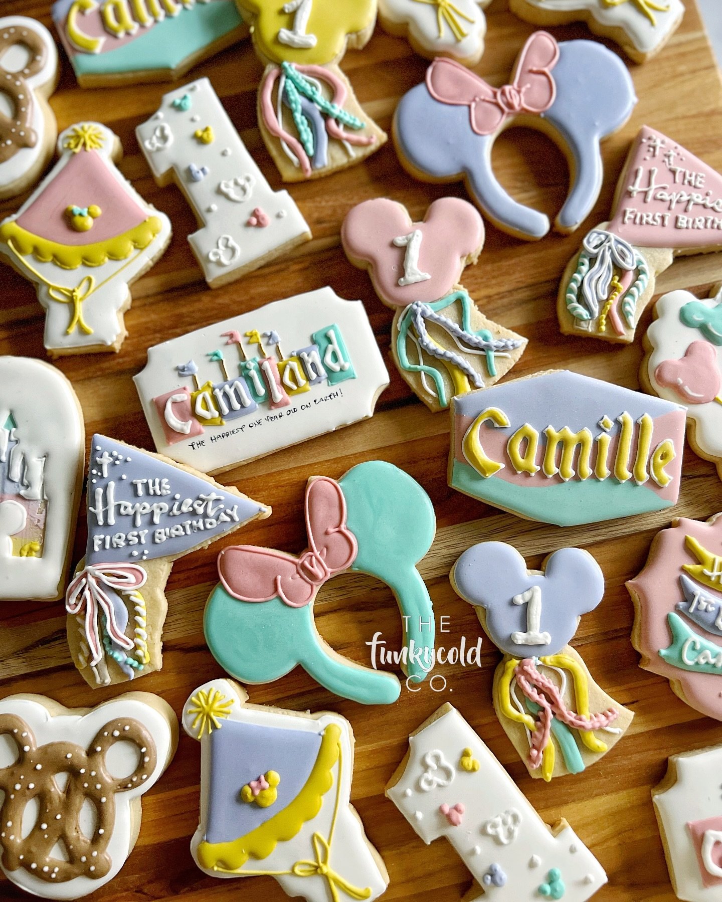 Welcome to Camiland! 
I JUST made your baby shower cookies and you were JUST born: how could you be ONE already 🥹 
Also, let&rsquo;s not forget to celebrate Mama @villabeautifful! Baby grows and so does mama; in so many beautiful ways the first year
