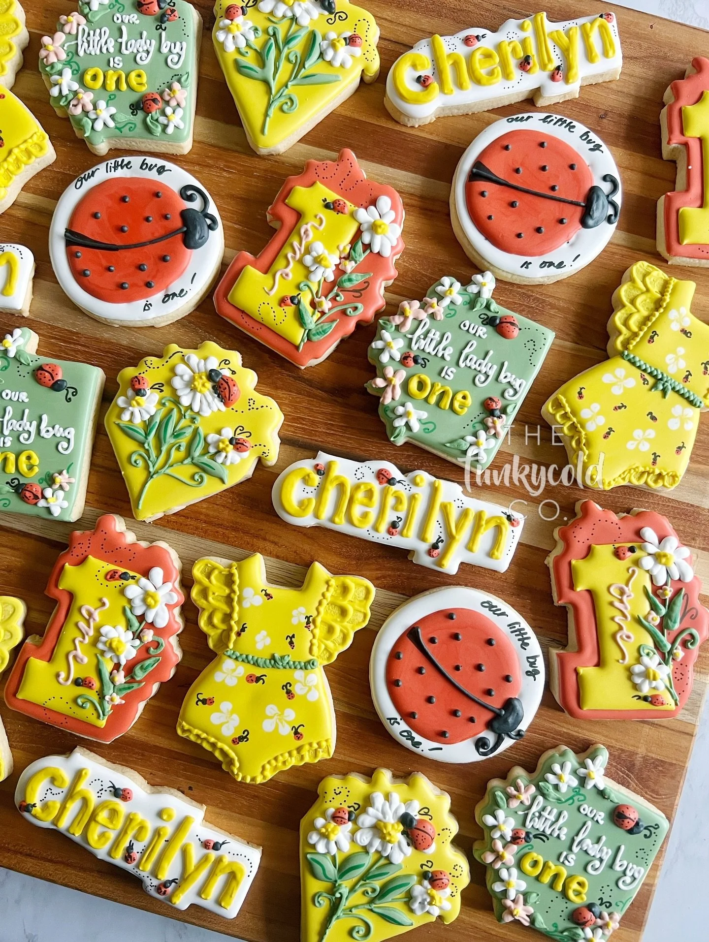 When I was a kid I use to sing this song saying &ldquo;Lady bug! My lady bug&rdquo;! 🥰 
35 years later, I can&rsquo;t hear this song any other way! 

Happy 1st Birthday Baby Cherilyn! 

#funkycoldco #customcookies #ladybug #cookies #birthdaycookies