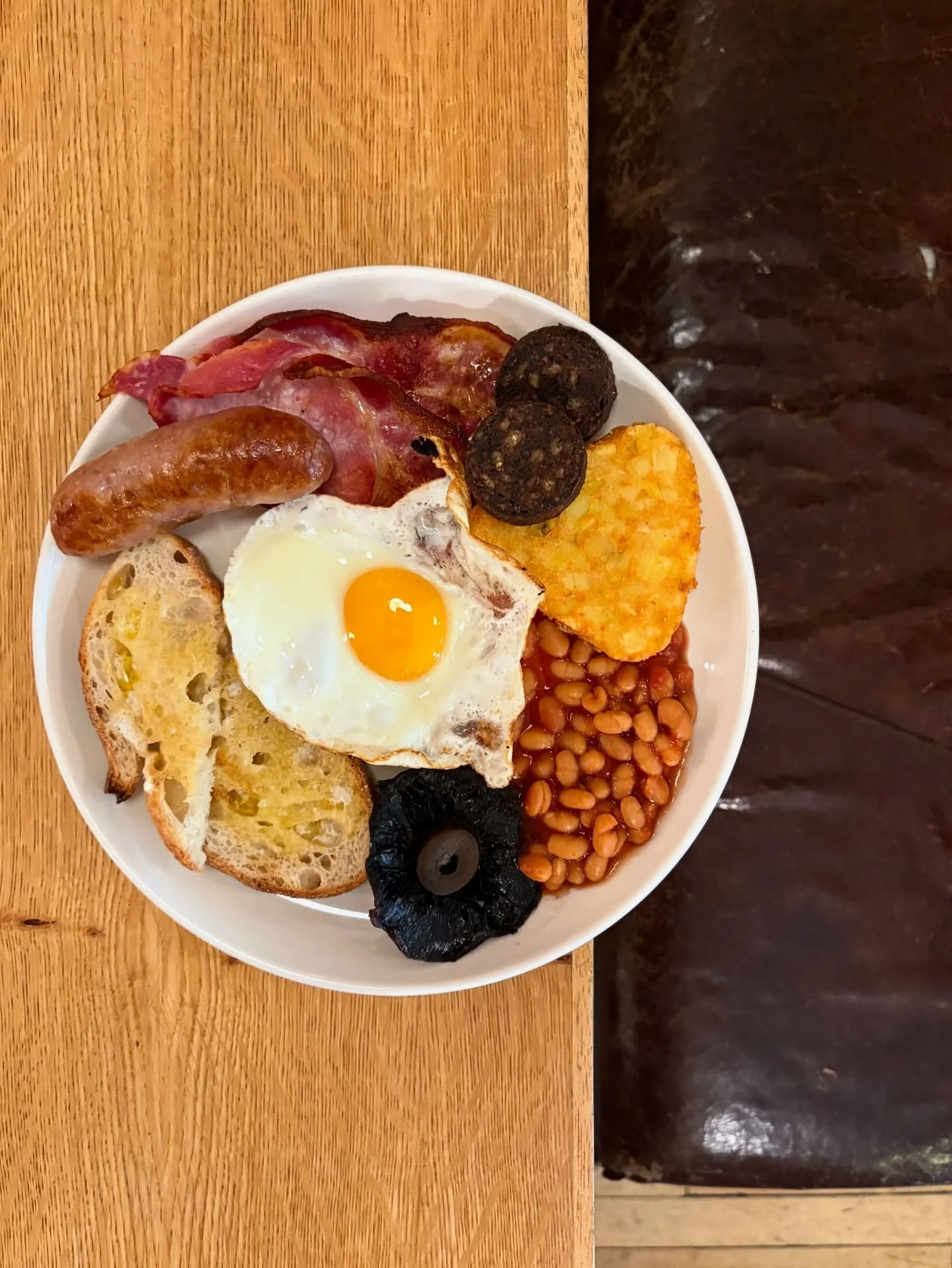 Sunday’s equals hair of the dog and a good fry up…
#manchesterfood #manchesterfoodie #fryup #brunch