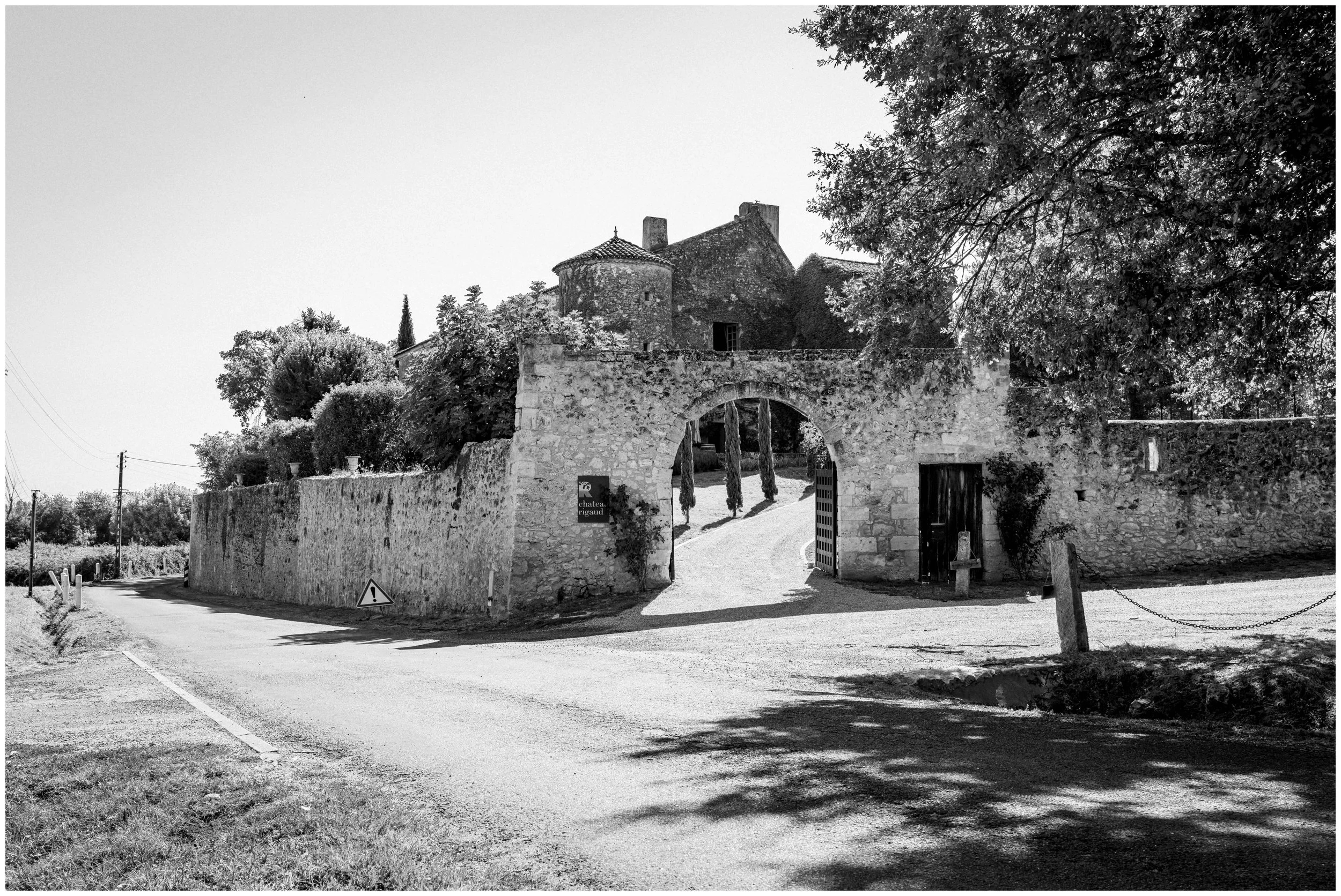 Firehorse_Chateau_Rigaud_008.JPG