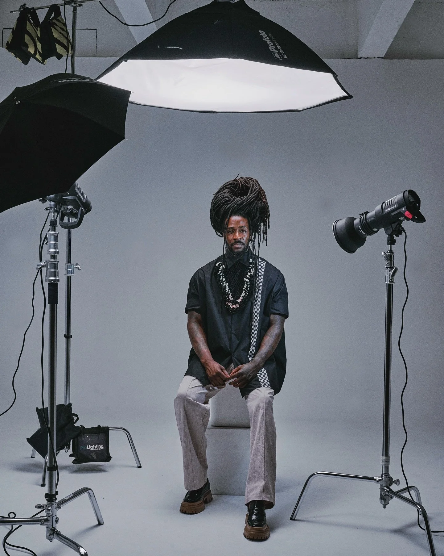 Introducing @elliott_charles1 

Thank you to the full team ❤️
Photographer + CD: @karisbeau
Hair + Producer @aminatacreative
Makeup @weinibeauty
Styling @laurelhunterstylist
Wearing&nbsp;@michelleloweholder neck piece
Hair assistant @braids_on_trend
