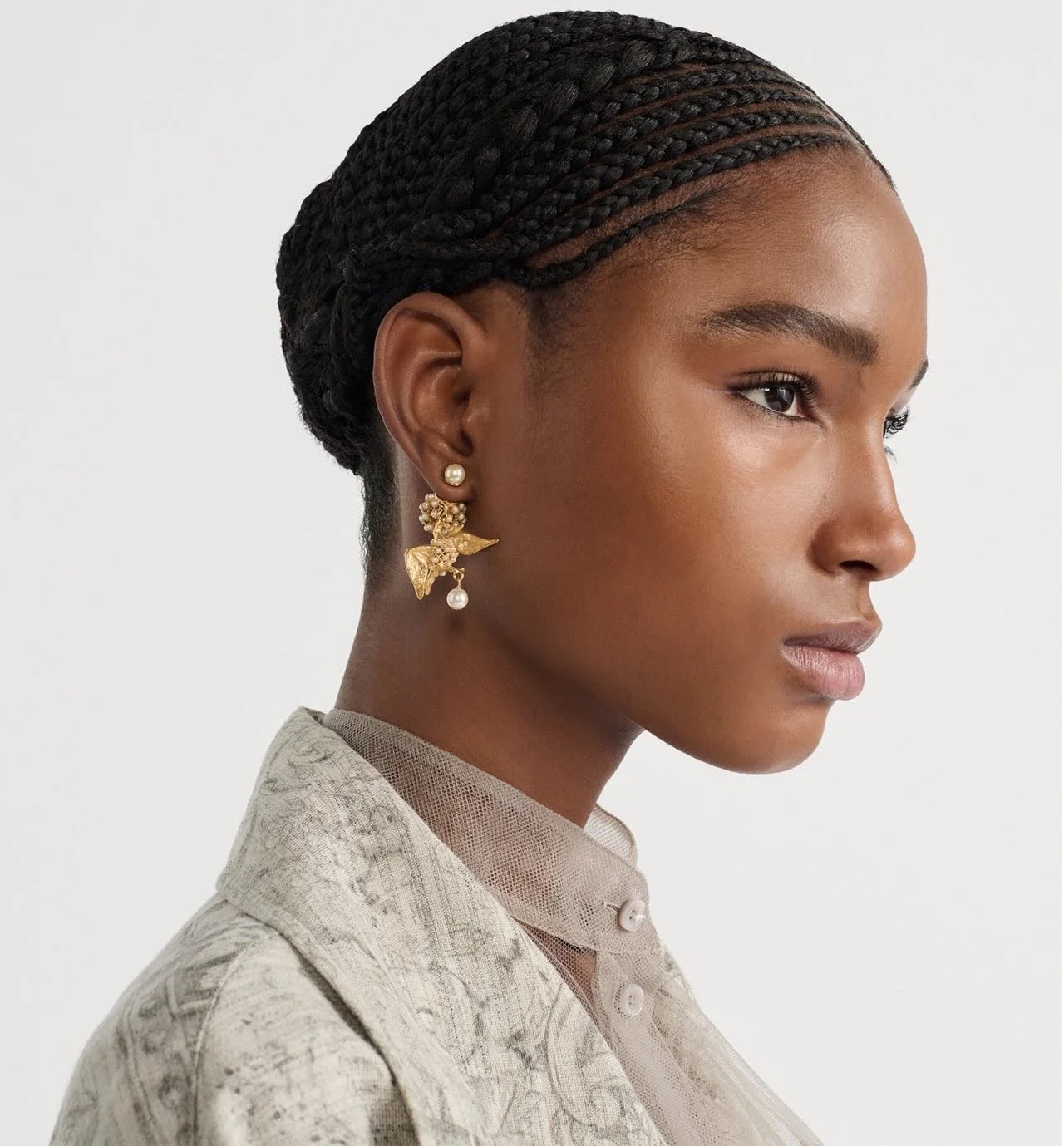 Braids for @dior on the beautiful @drucampbell1 🌸
Swipe for some BTS x

Led by @guidopalau 
#dior #braids