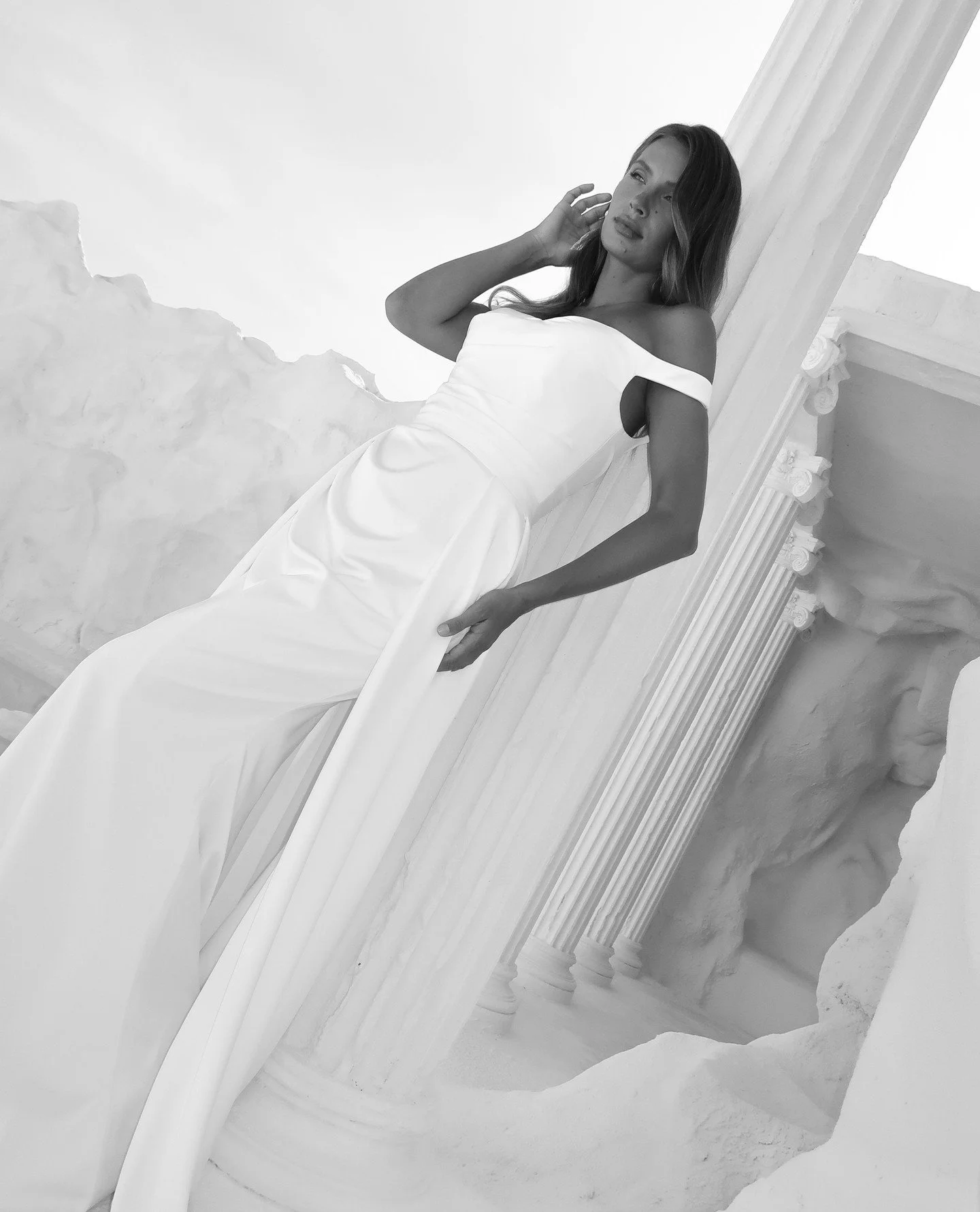 WINI, perfectly curated at every angle.⁠
⁠
Currently at @linenjoliebridal &amp; @gladstonebridalboutique 🤍