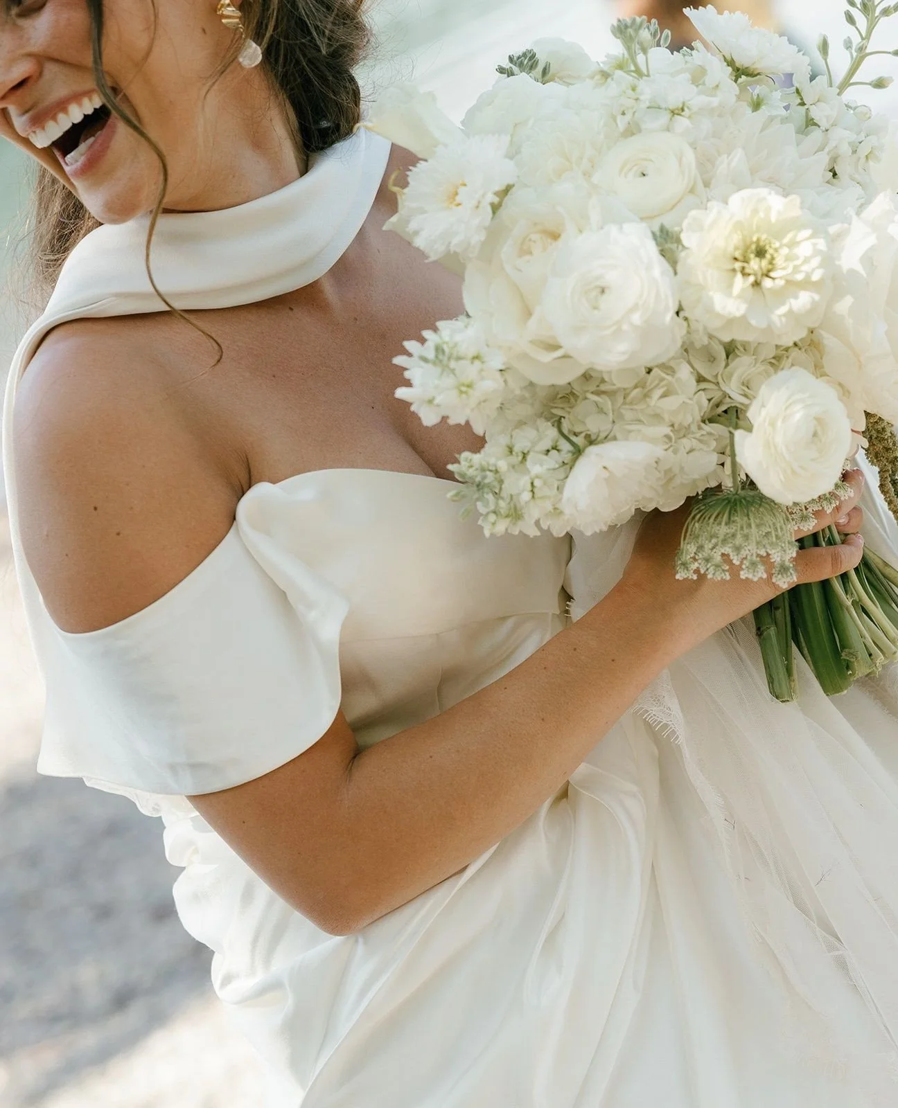 ⁠Julia looking stunning on her special day in our CZ22706 gown! ⁠
⁠
Captured by: @luviaphotoandfilm⁠
Venue: @dogcreeklodge⁠
Hair: @theblond406⁠
Bouquet: @rockinbarc