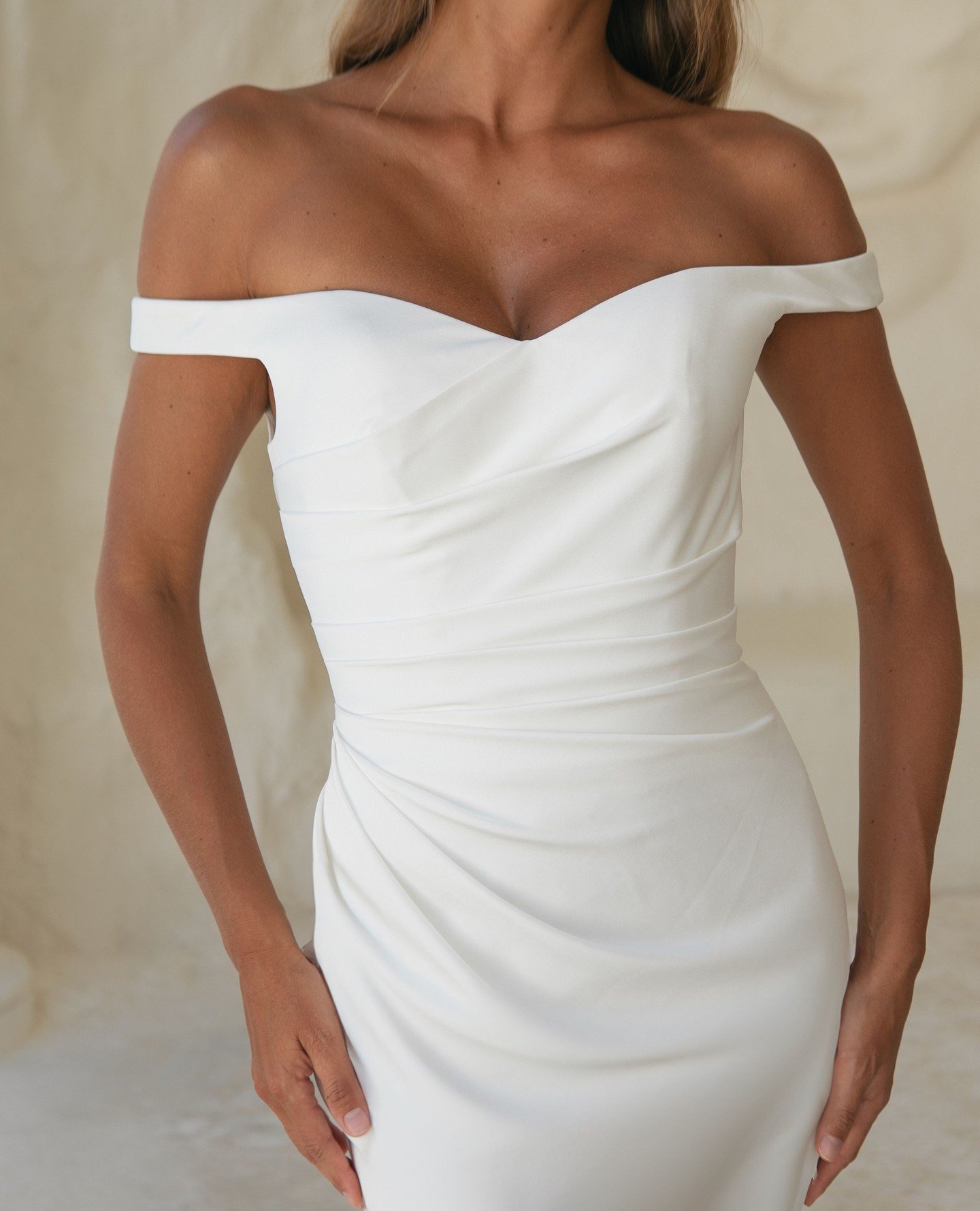 The wedding dress that perfectly sculpts your body: Wini. 🤍