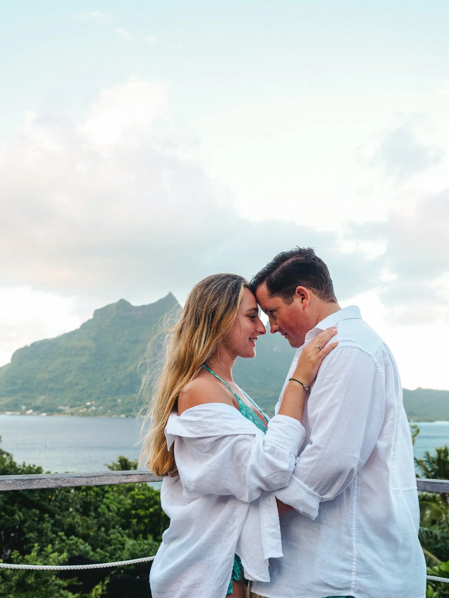 Un shooting que j'ai particuli&egrave;rement appr&eacute;ci&eacute;, avec mes clients en day pass au @conradboraboranui ! Merci &agrave; tous mes clients de me faire confiance pour immortaliser leur s&eacute;jour &agrave; Bora, que &ccedil;a soit pou