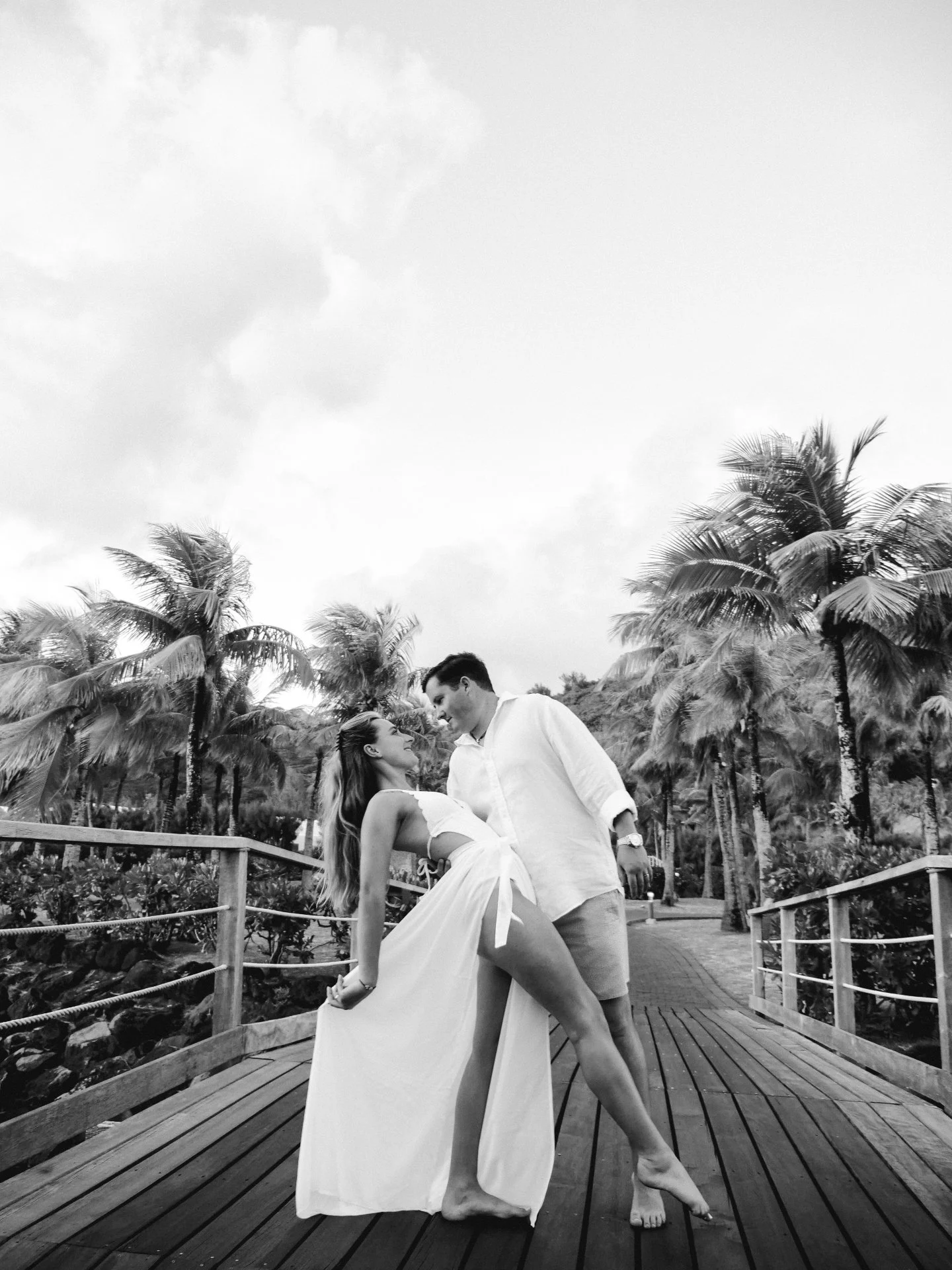 J'ai pas r&eacute;ussi &agrave; me d&eacute;cider...🫣
Plut&ocirc;t Noir&amp;Blanc ou couleurs ?
#boraboraphotographer #photography #fetiastudio #borabora