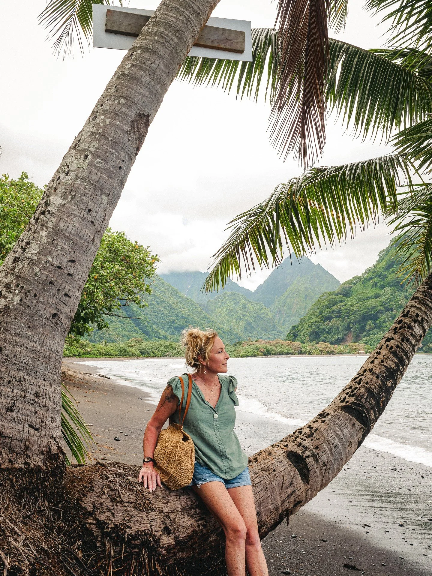 Ma maman est enfin venue me voir en Polyn&eacute;sie Fran&ccedil;aise !🇵🇫
On en a profit&eacute; pour visiter plein d&rsquo;&icirc;les en commen&ccedil;ant par Tahiti, alors voil&agrave; un petit carrousel recap de notre s&eacute;jour dans la capit