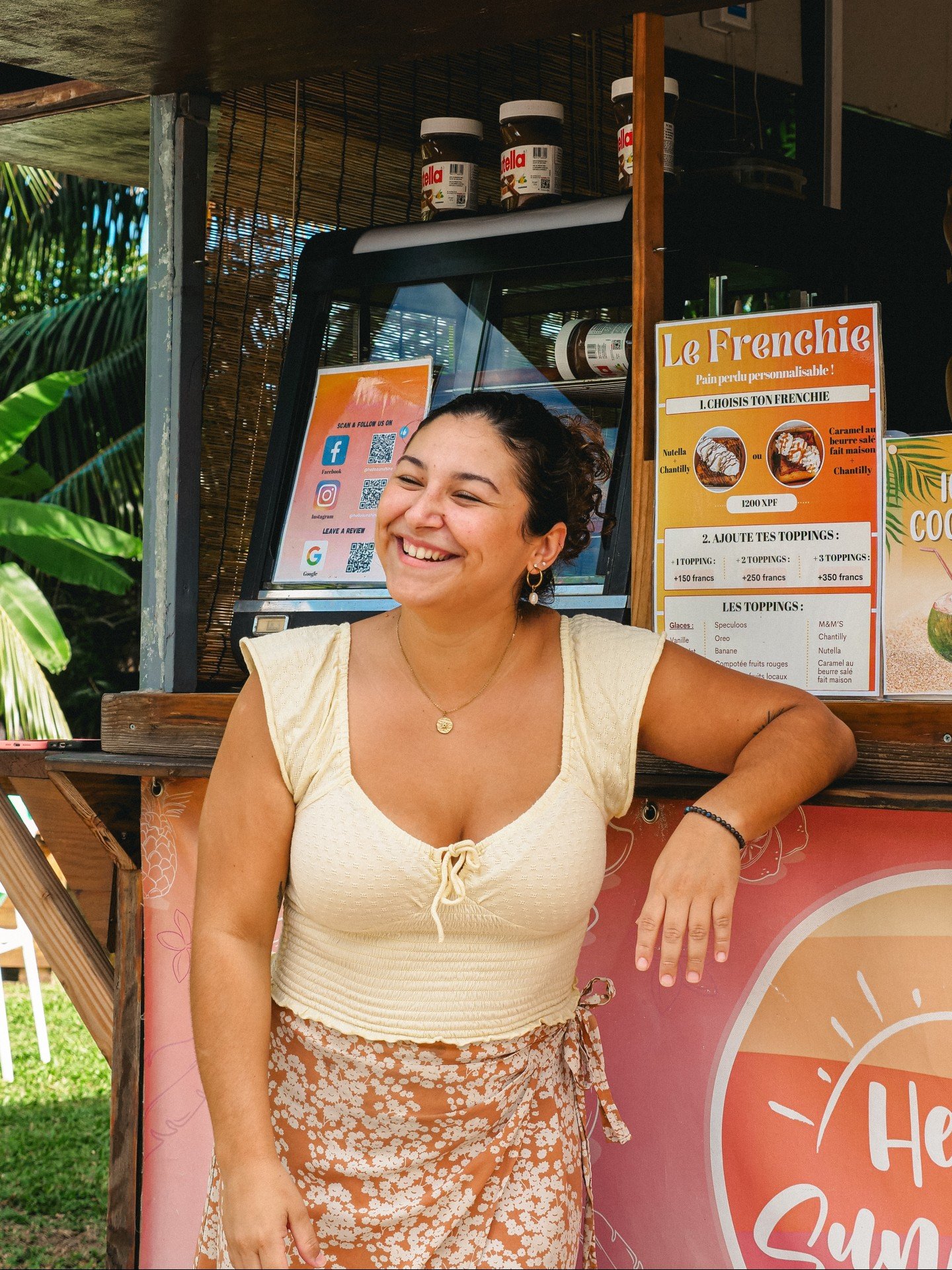 De retour pour un dernier carrousel sur @hellosunshine_bora et quelques photos que j&rsquo;ai pu prendre pendant ma collaboration avec Danielys et toute l&rsquo;&eacute;quipe🌞

Est-ce que vous aimeriez voir quelques r&eacute;els que j&rsquo;ai pu r&
