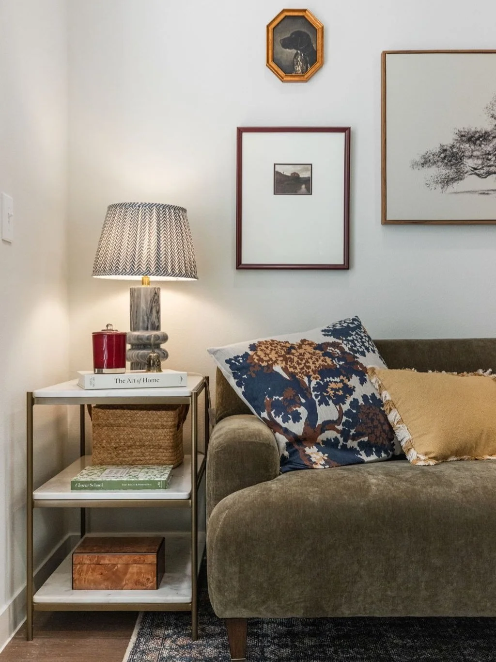 Never skip the verticals

#modernclassic
#heritageinteriors
#timelessdesign
#classicinteriors
#warminteriors
#layeredinteriors
#woodinteriors
#texturedinteriors
#moodyinteriors