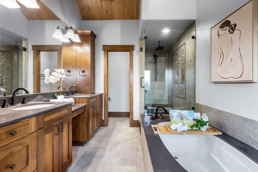 Primary bath with soaking tub