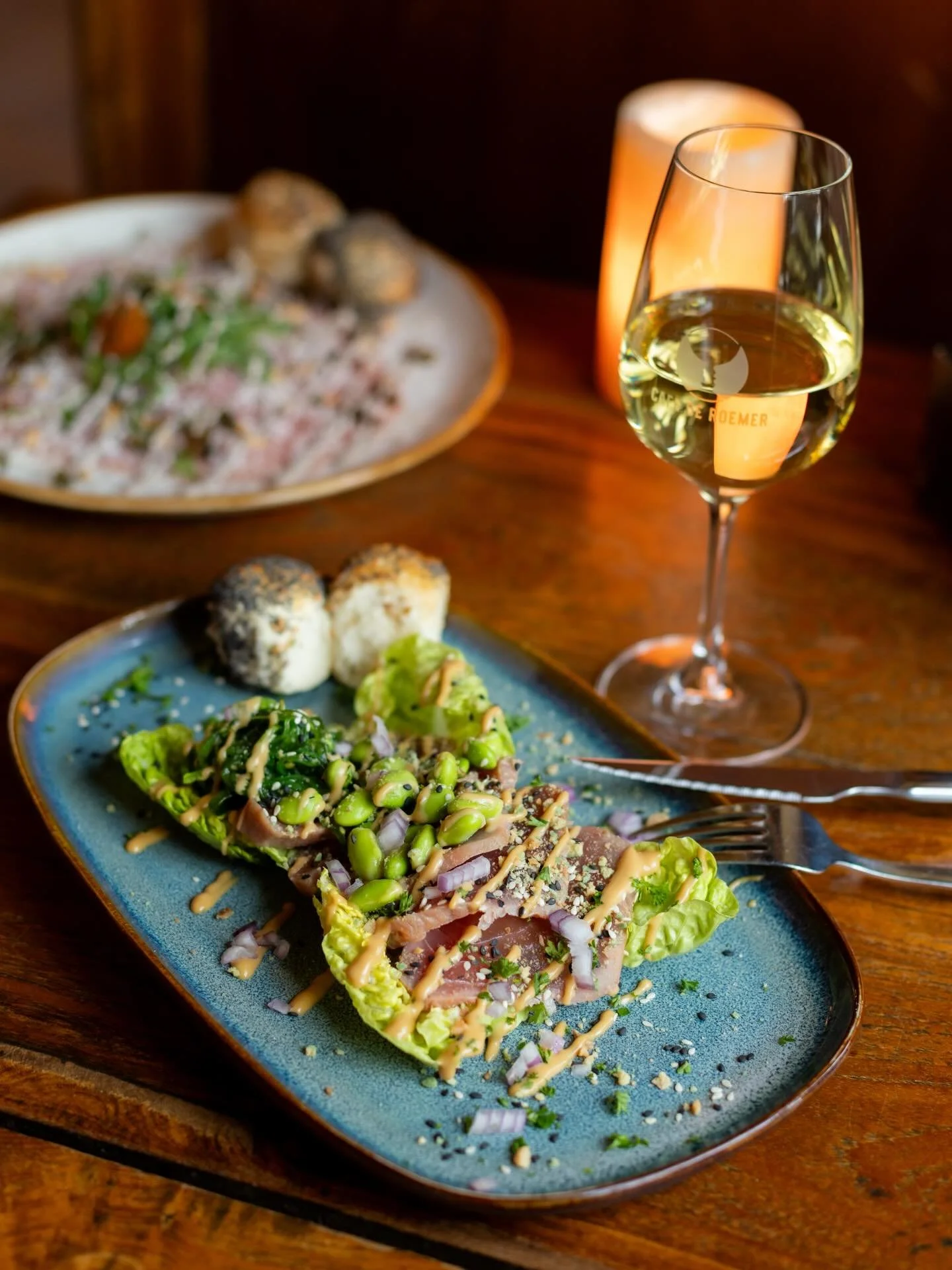 Geniet nu van onze heerlijke special: Tonijn Tataki. Weer eens wat anders voor de lunch. 😉