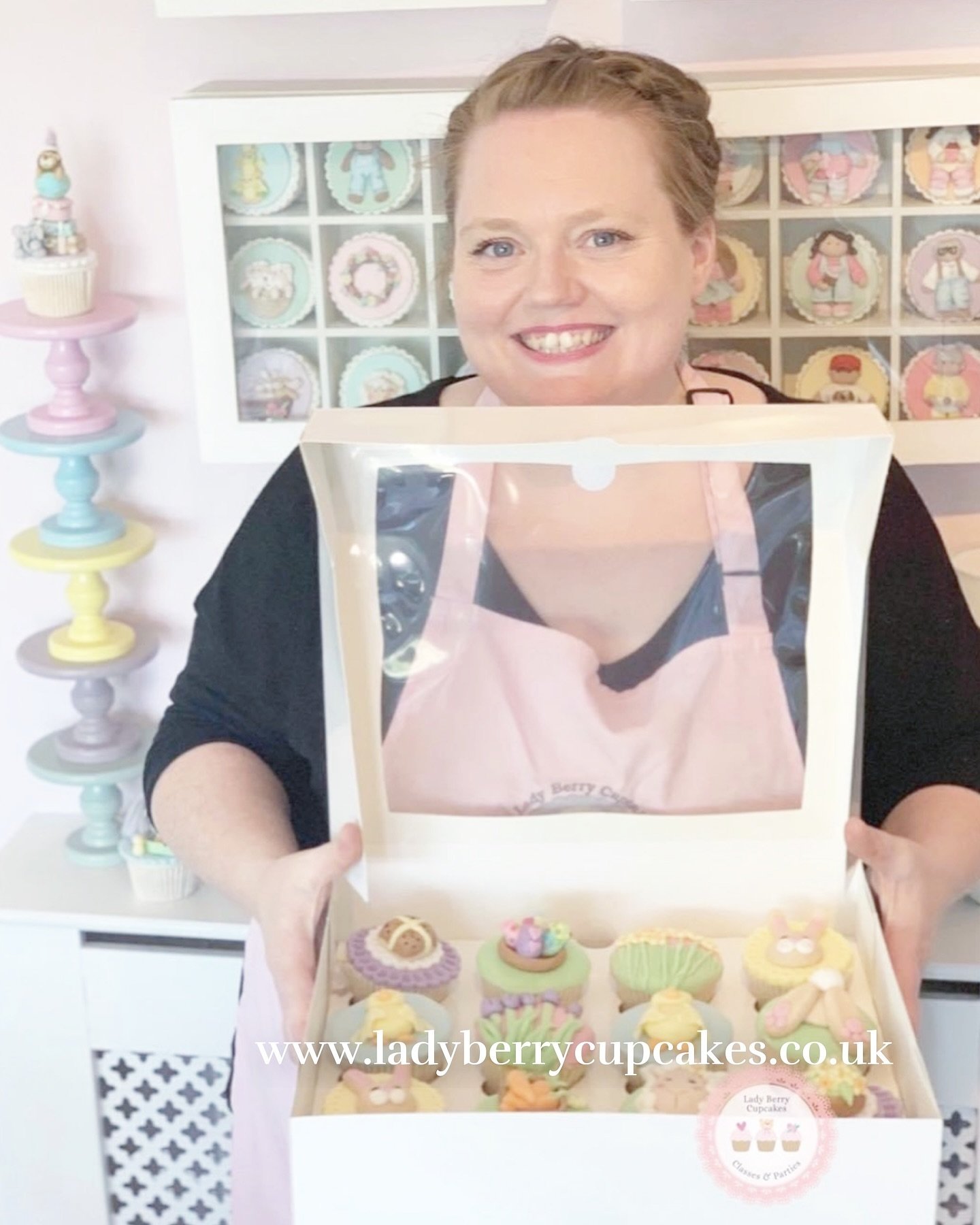 🐥 Already missing teaching the Easter Classes it comes and goes so quickly!! here&rsquo;s to East next year lol 🥰 Treat yourself to Cupcake Class and put a big smile on your face like this gorgeous creature! 

🧁Book classes at www.ladyberrycupcake