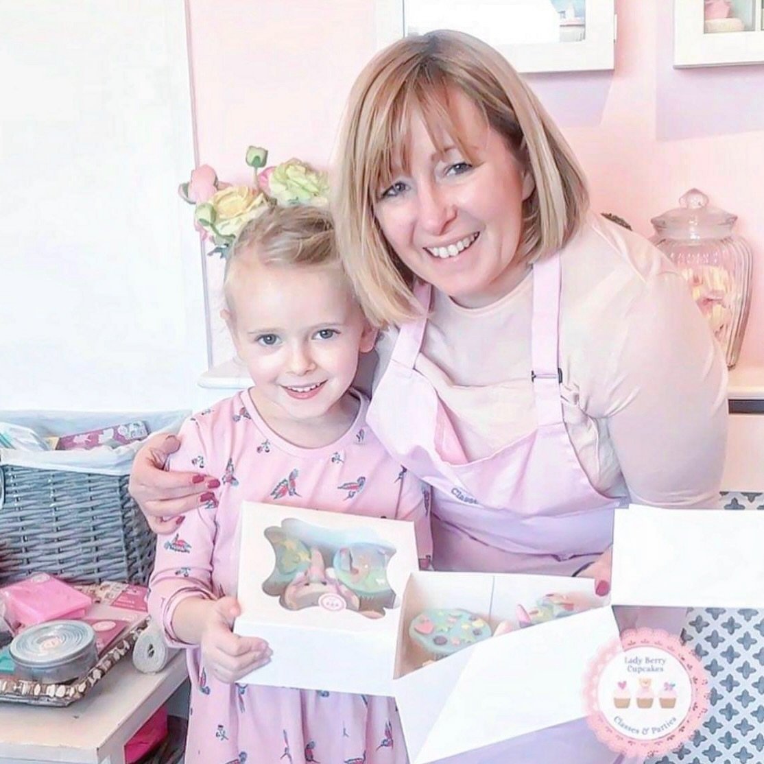 🩷 When you book your little ones some very special
1-1 time together!

🧁Such a wonderful way to make memories together!

⭐️Book at www.ladyberrycupcakes.co.uk

#CupcakeParty #CupcakeDecorating #CupcakeClass, #CupcakeClasses, #CakeDecoratingClasses 