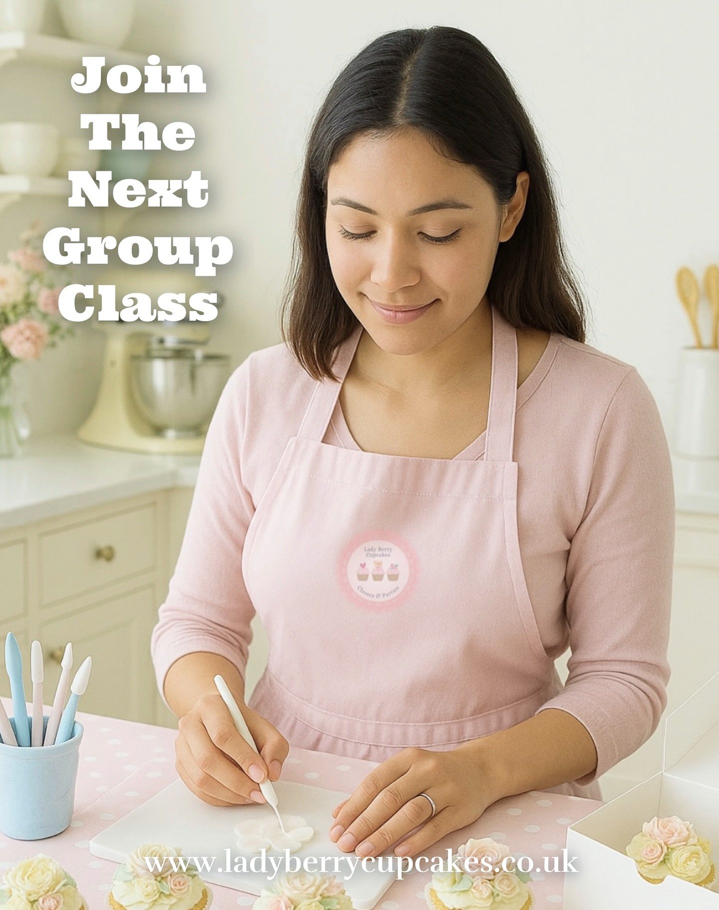 🧁 Come and join the next Group class! Learn a range of new fondant skills and take home a big box of cupcakes! 

💕 Book your space on the next group class at www.ladyberrycupcakes.co.uk 

#CupcakeClass #CupcakeClasses #cakeDecoratingClasses#Cupcake