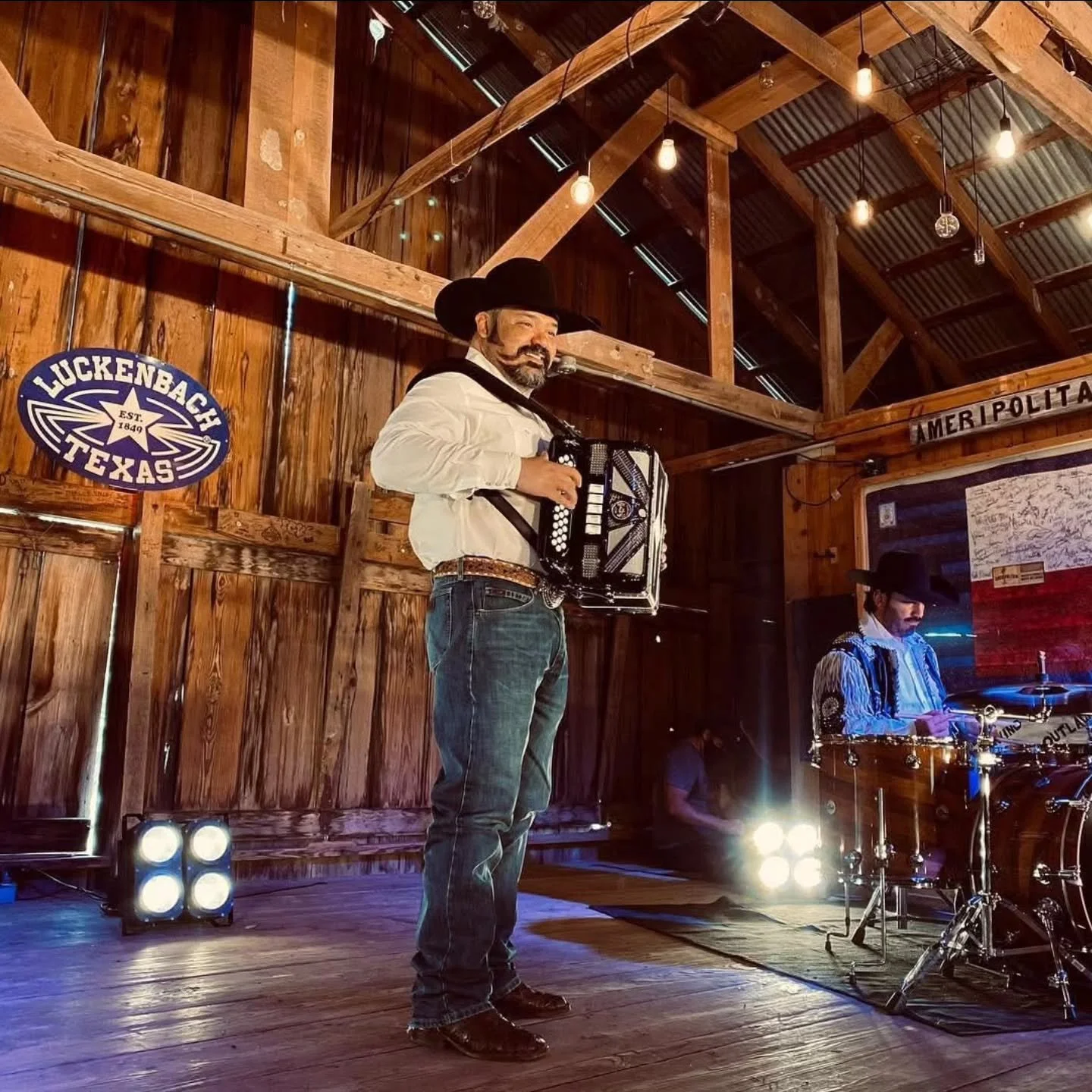 #ThrowbackThursday 5yrs ago, the Legendary Grammy Award winning Tejano band @grupointocable recorded their official music video in our dancehall for their song &quot;Nunca Supe Amarte&quot; 👀 https://youtu.be/wxExptOTPeQ?si=ZfZsqIOFDqBNxnYy

#GrupoI
