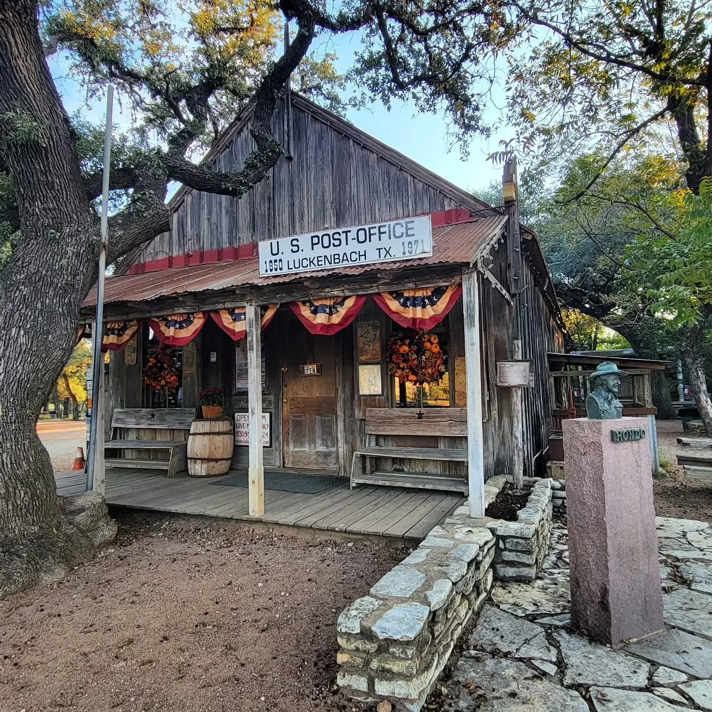 &quot;That old time feeling&quot; - Guy Clark

#guyclark #LuckenbachTexas #EverybodysSomebody